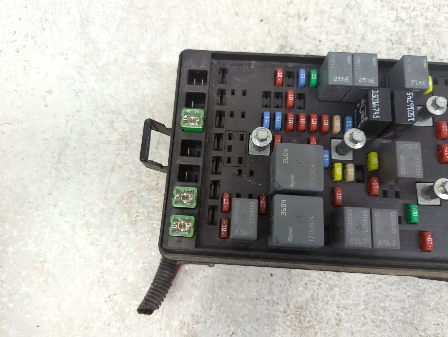 2006 Chevrolet Trailblazer Ext Fusebox Fuse Box Panel Relay Module Fits OEM Used Auto Parts - Oemusedautoparts1.com