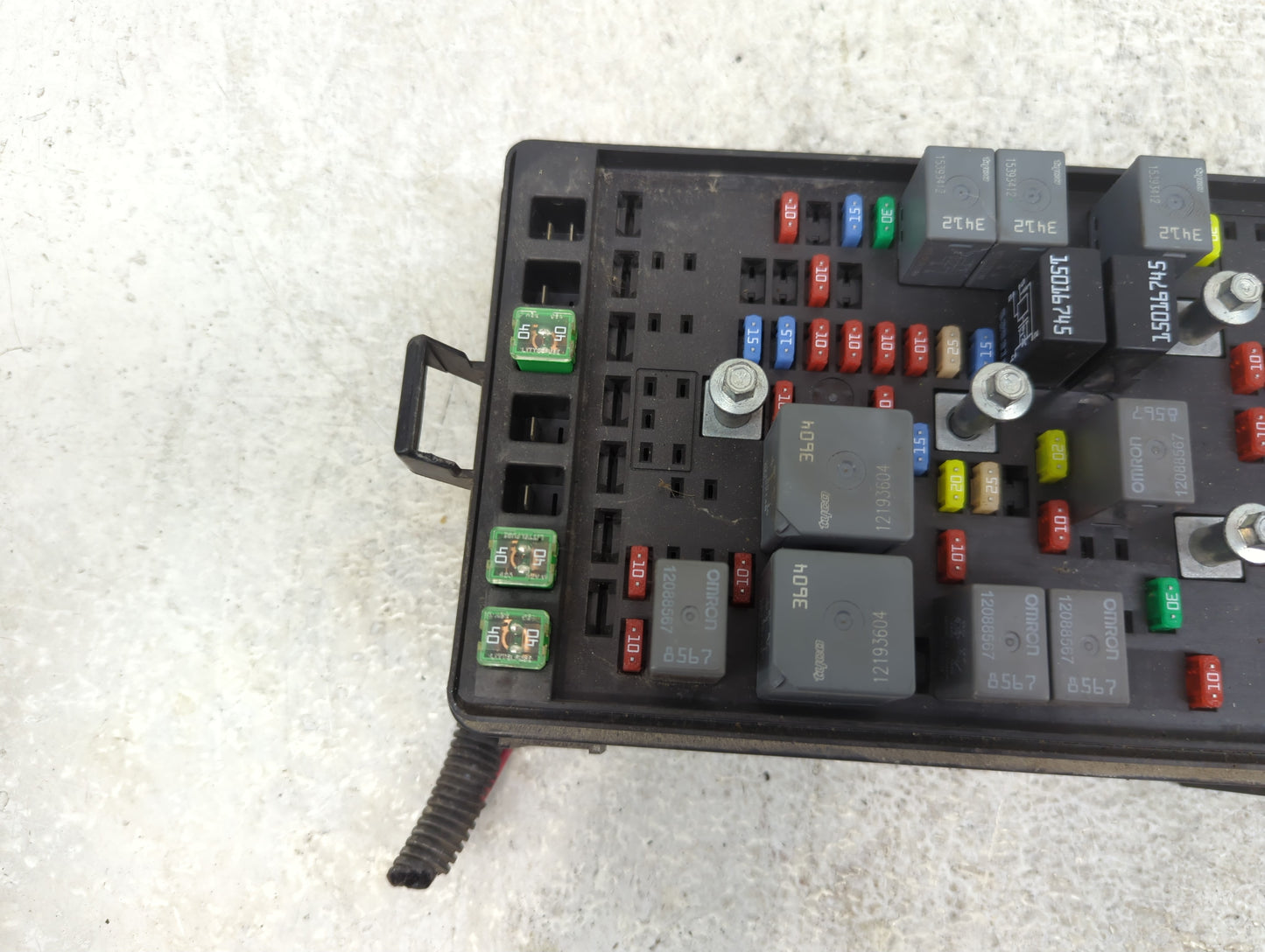2006 Chevrolet Trailblazer Ext Fusebox Fuse Box Panel Relay Module Fits OEM Used Auto Parts - Oemusedautoparts1.com