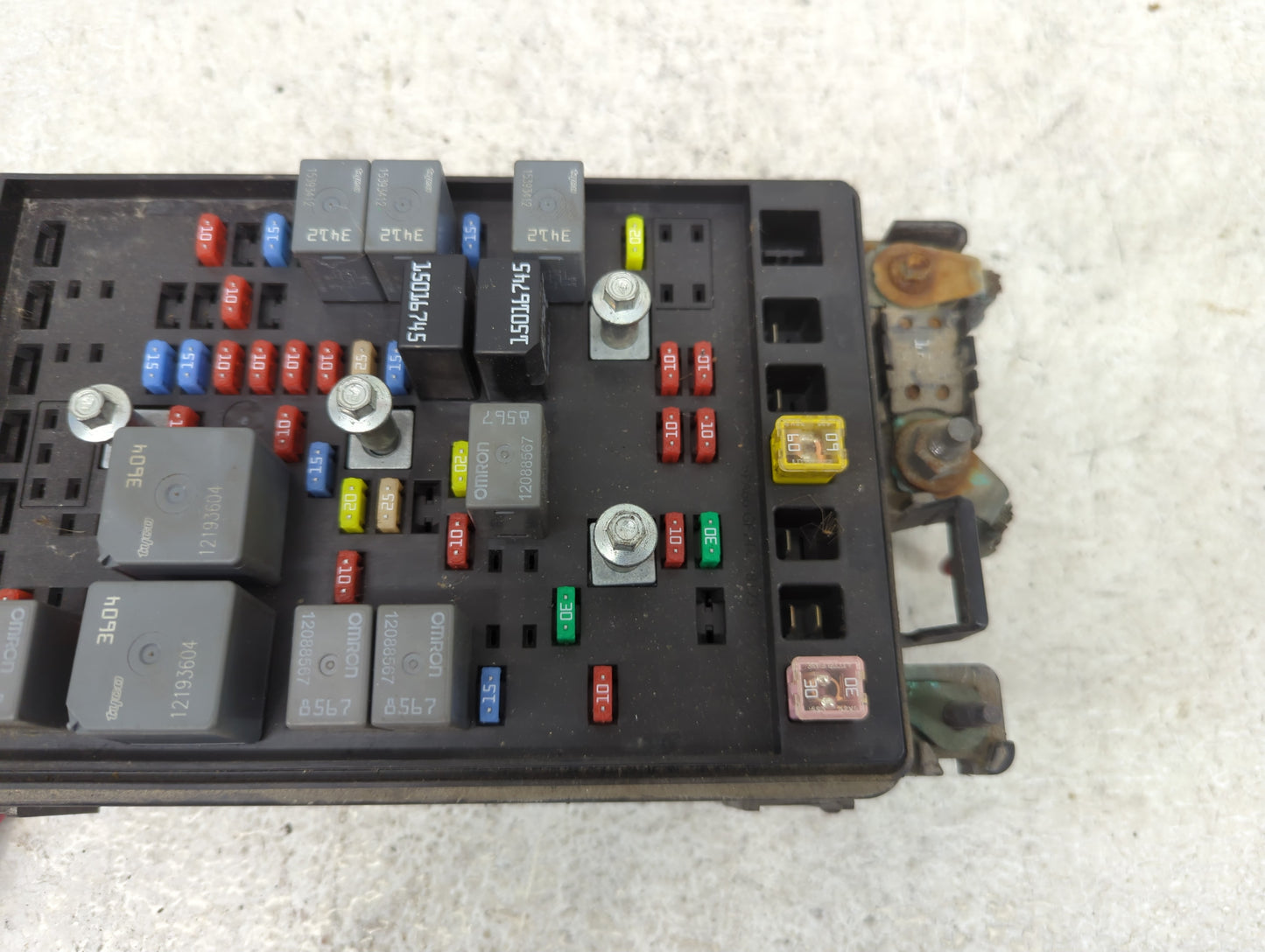 2006 Chevrolet Trailblazer Ext Fusebox Fuse Box Panel Relay Module Fits OEM Used Auto Parts - Oemusedautoparts1.com