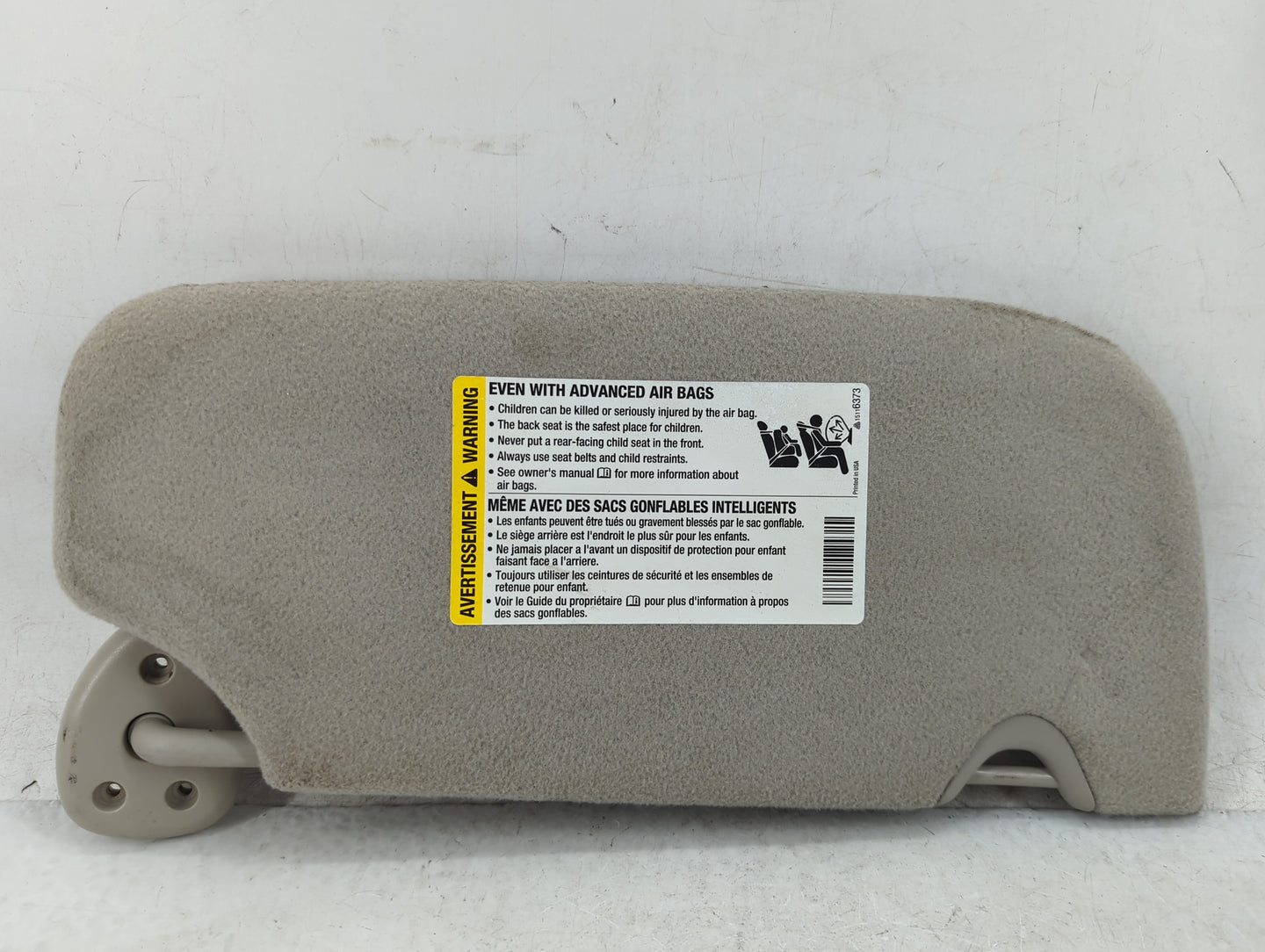 2005-2006 Chevrolet Trailblazer Ext Sun Visor Shade Replacement Driver Left Mirror Fits Fits 2005 2006 2007 OEM Used Auto Pa