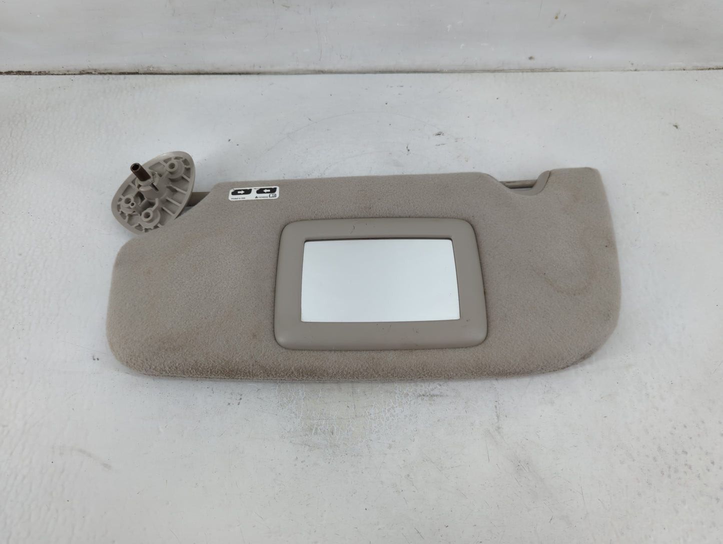 2006 Chevrolet Trail Blazer Sun Visor Shade Replacement Driver Left Mirror Fits Fits 2005 2007 OEM Used Auto Parts - Oemused