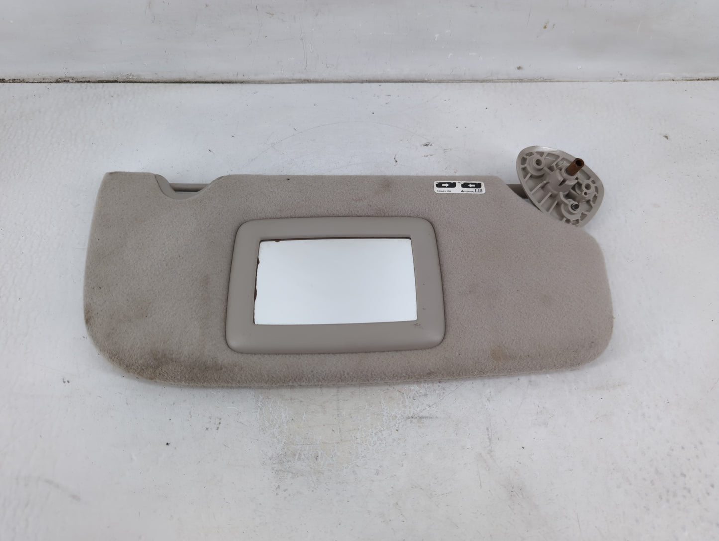 2006 Chevrolet Trail Blazer Sun Visor Shade Replacement Passenger Right Mirror Fits Fits 2005 2007 OEM Used Auto Parts - Oem