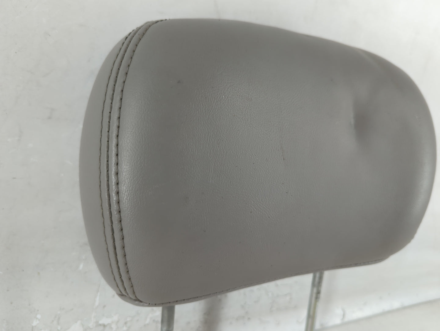 2006 Chevrolet Trail Blazer Headrest Head Rest Front Driver Passenger Seat Fits Fits 2007 2008 2009 OEM Used Auto Parts - Oe