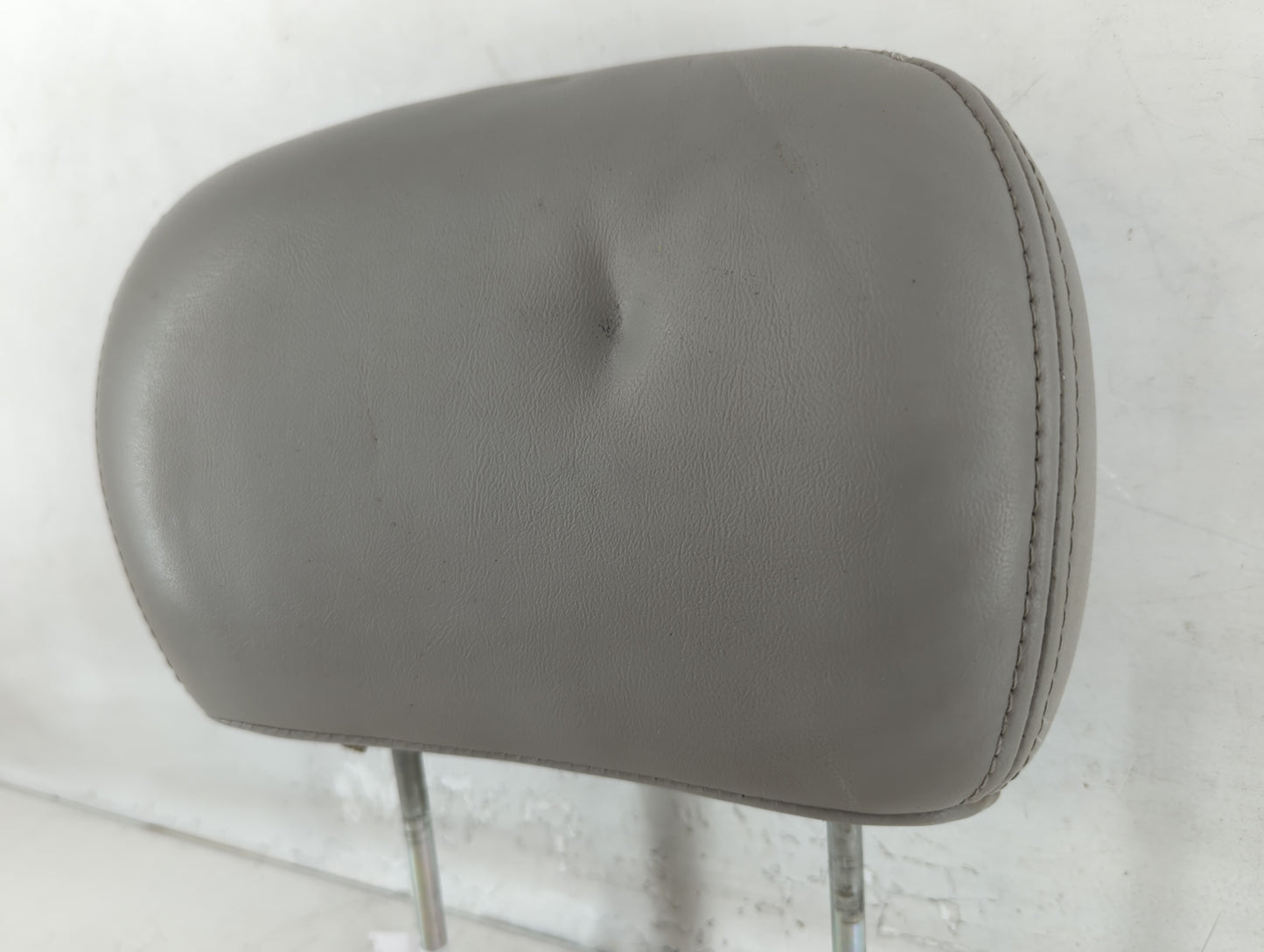 2006 Chevrolet Trail Blazer Headrest Head Rest Front Driver Passenger Seat Fits Fits 2007 2008 2009 OEM Used Auto Parts - Oe