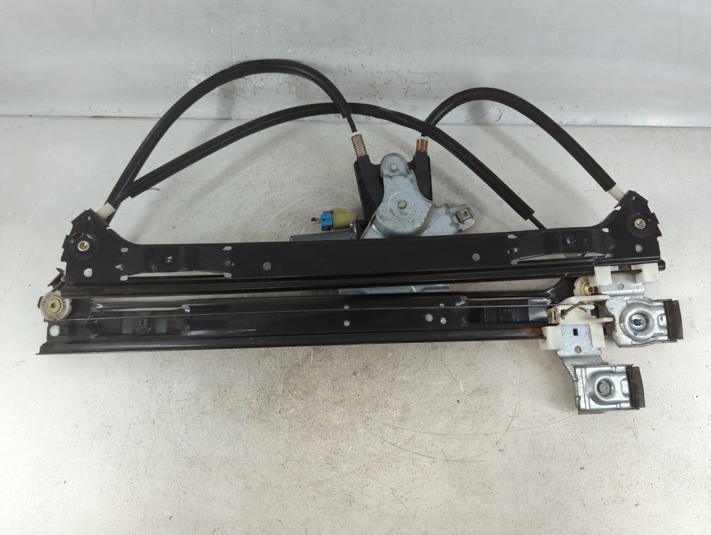 Chevrolet Trail Blazer Passenger Front Right Power Window Motor - Oemusedautoparts1.com