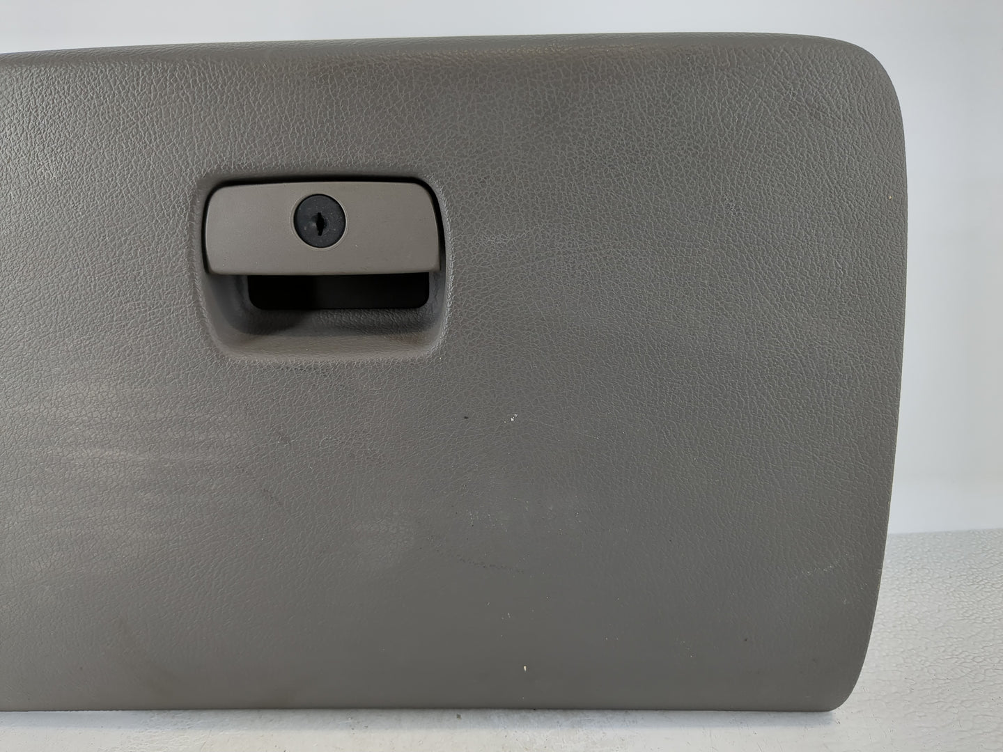 2006 Chevrolet Trail Blazer Passenger Glove Box Door Storage Compartment - Oemusedautoparts1.com