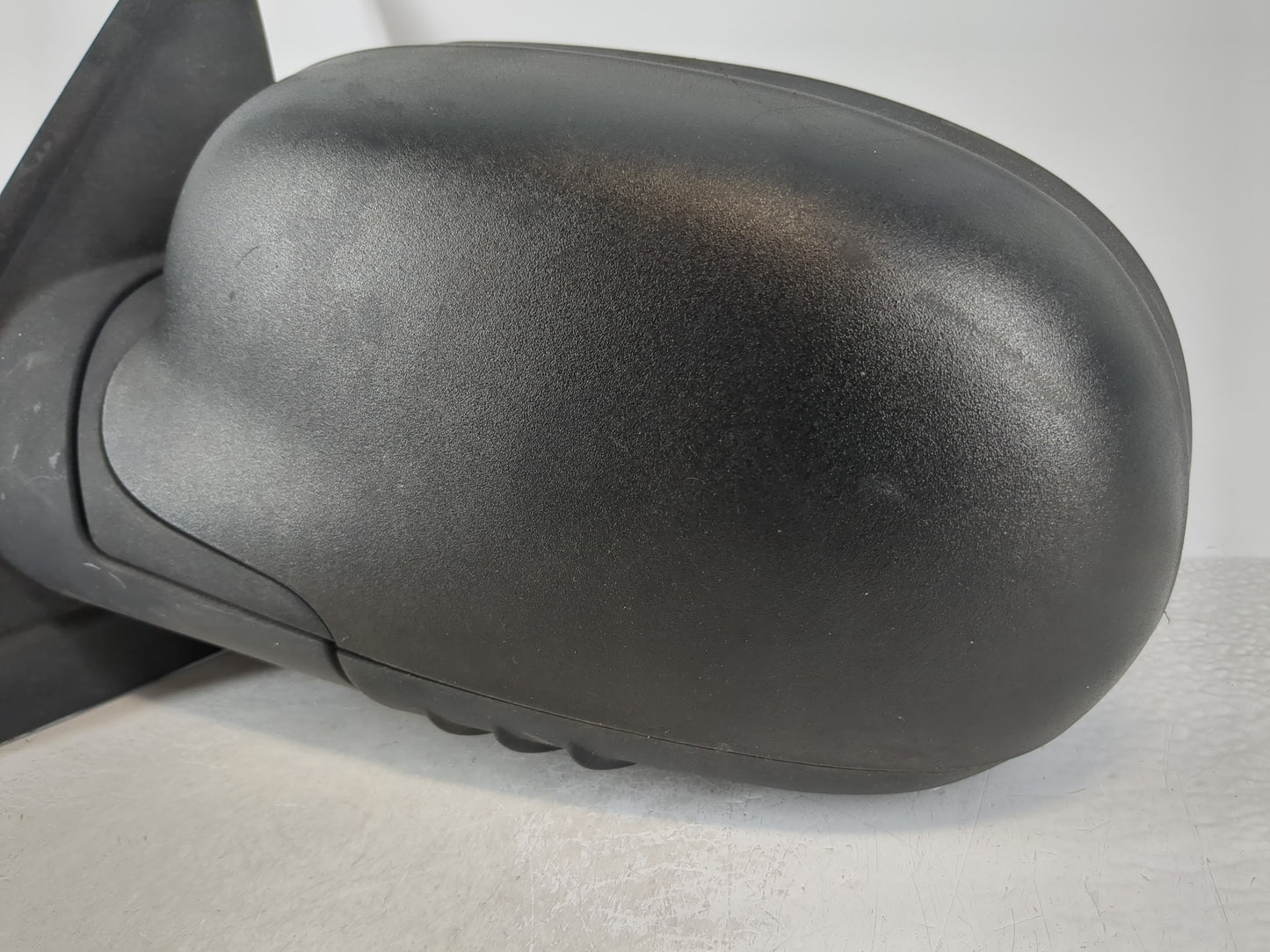 Chevrolet Trail Blazer Driver Left Side View Manual Door Mirror Black - Oemusedautoparts1.com