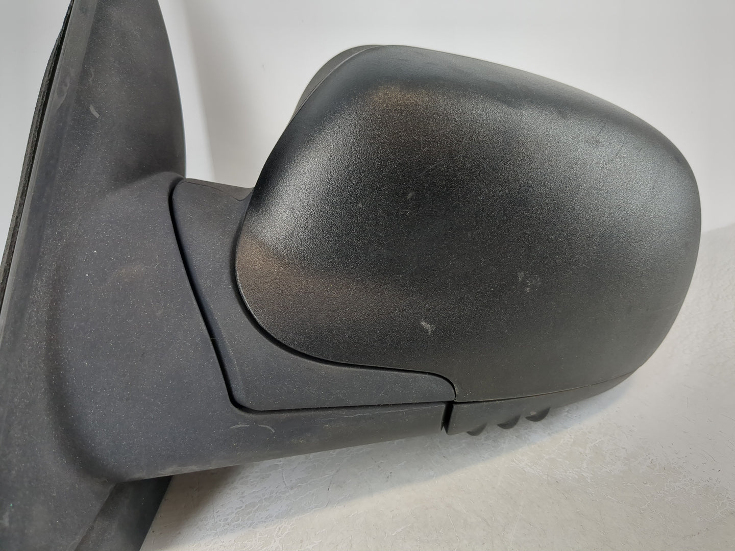 Chevrolet Trail Blazer Driver Left Side View Manual Door Mirror Black - Oemusedautoparts1.com