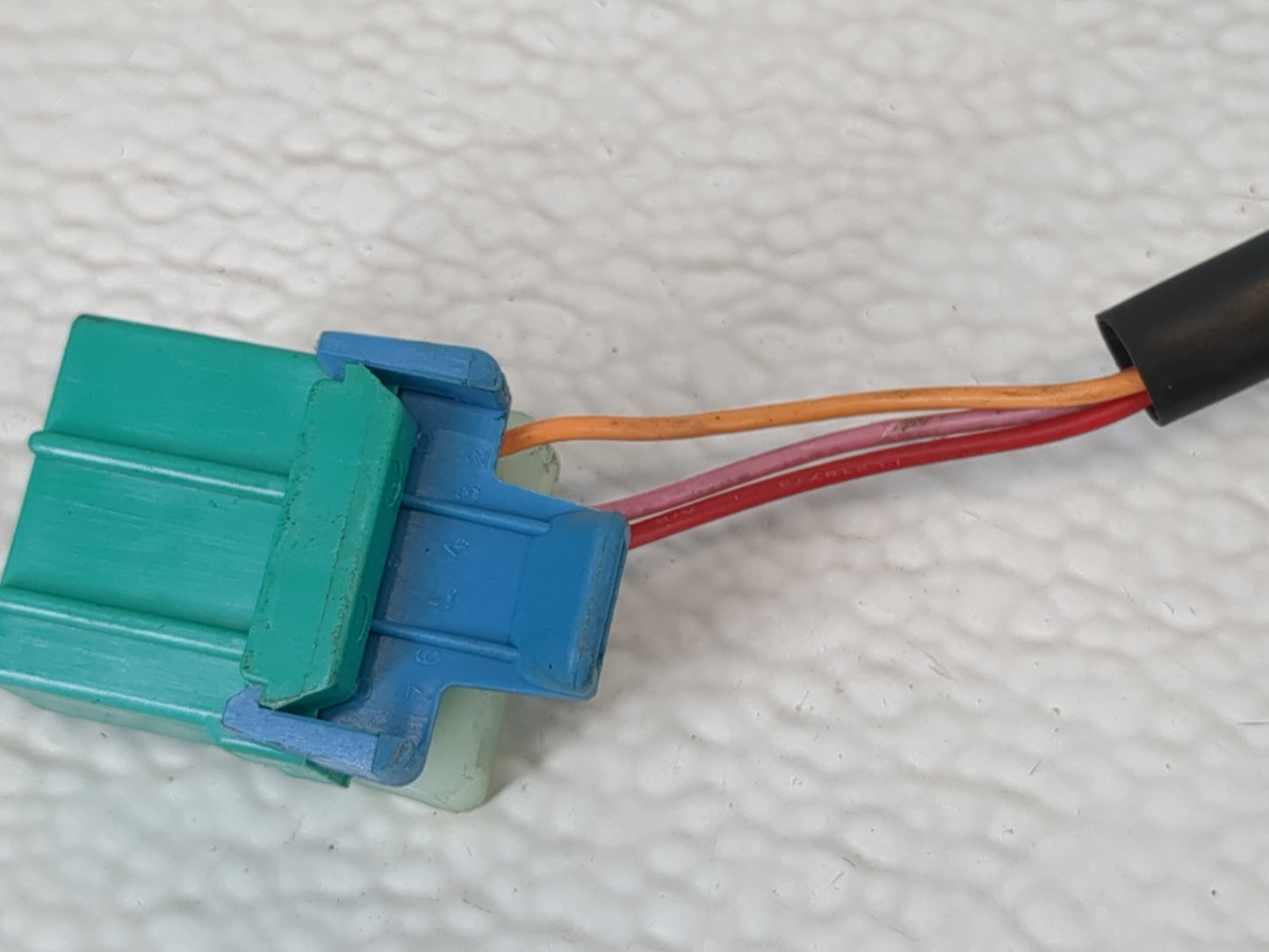 Chevrolet Trail Blazer Driver Left Side View Manual Door Mirror Black - Oemusedautoparts1.com