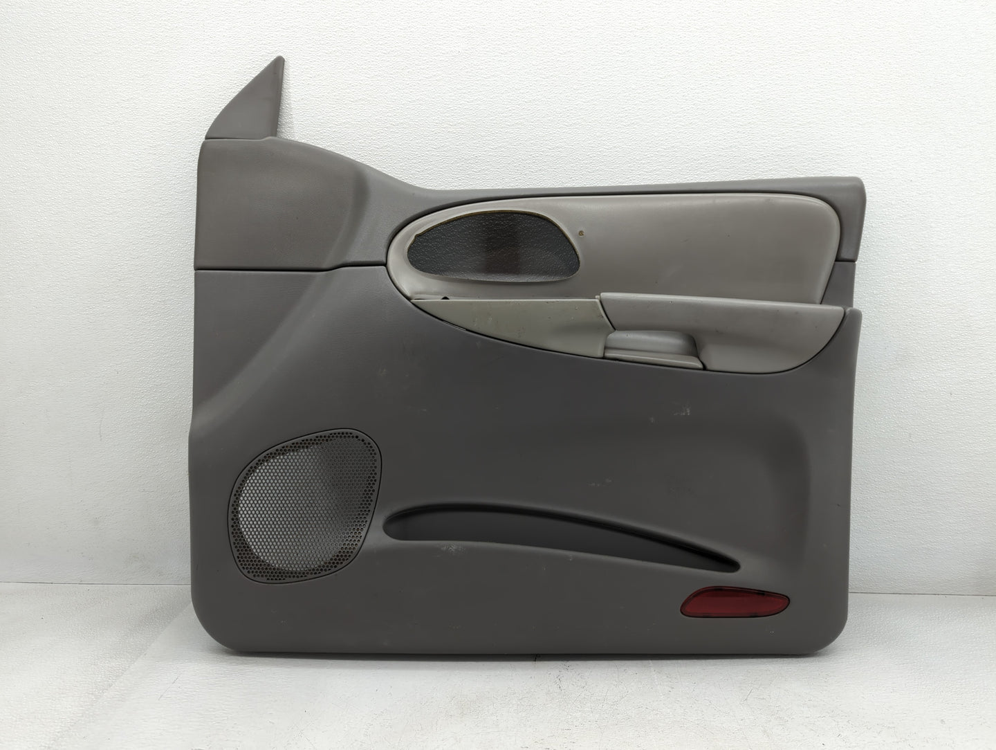 2006 Chevrolet Trlblz Front Right Passenger Interior Door Panel Trim Grey - Oemusedautoparts1.com