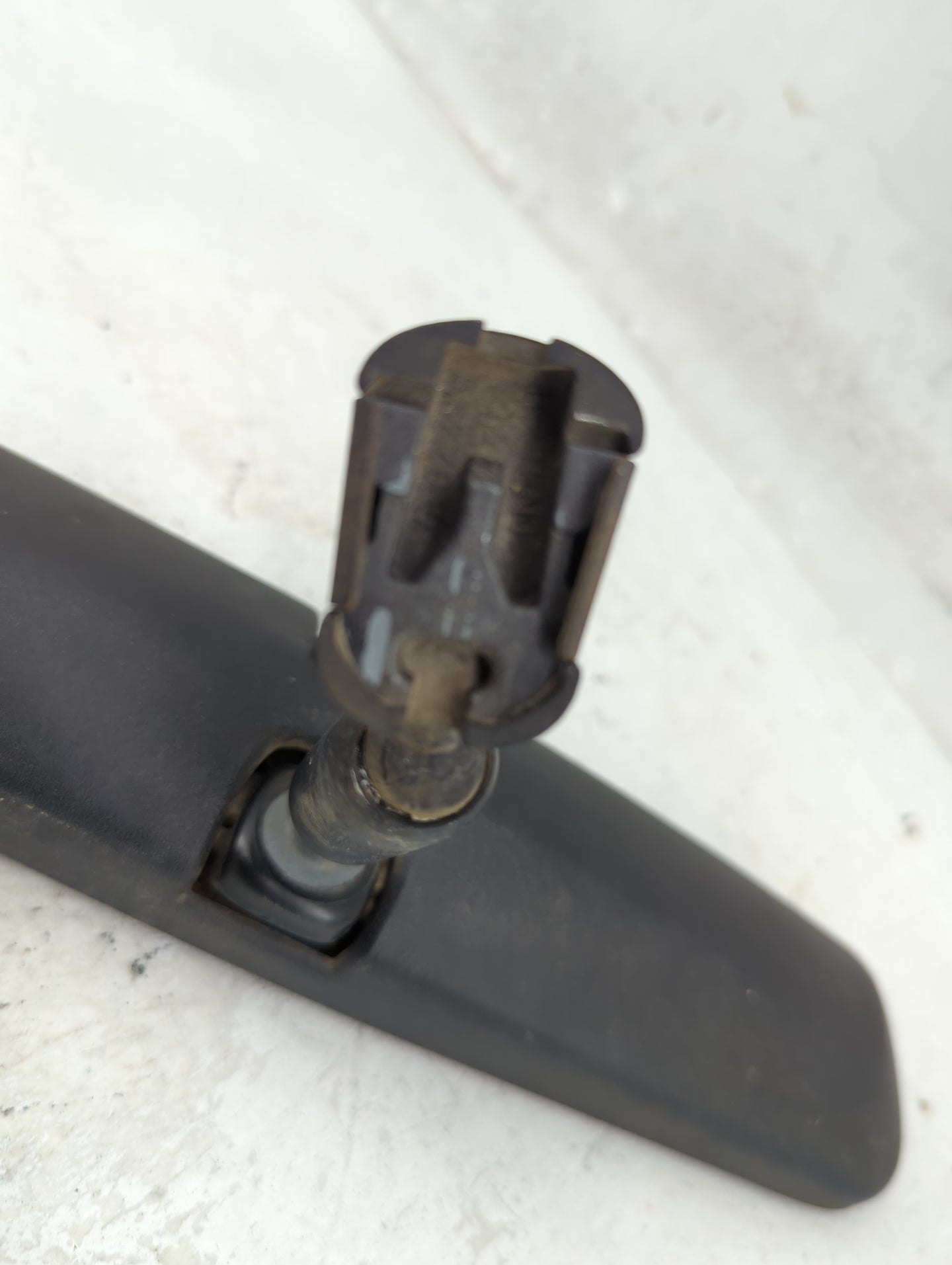 2005-2009 Chevrolet Uplander Interior Rear View Mirror Replacement OEM Fits OEM Used Auto Parts - Oemusedautoparts1.com