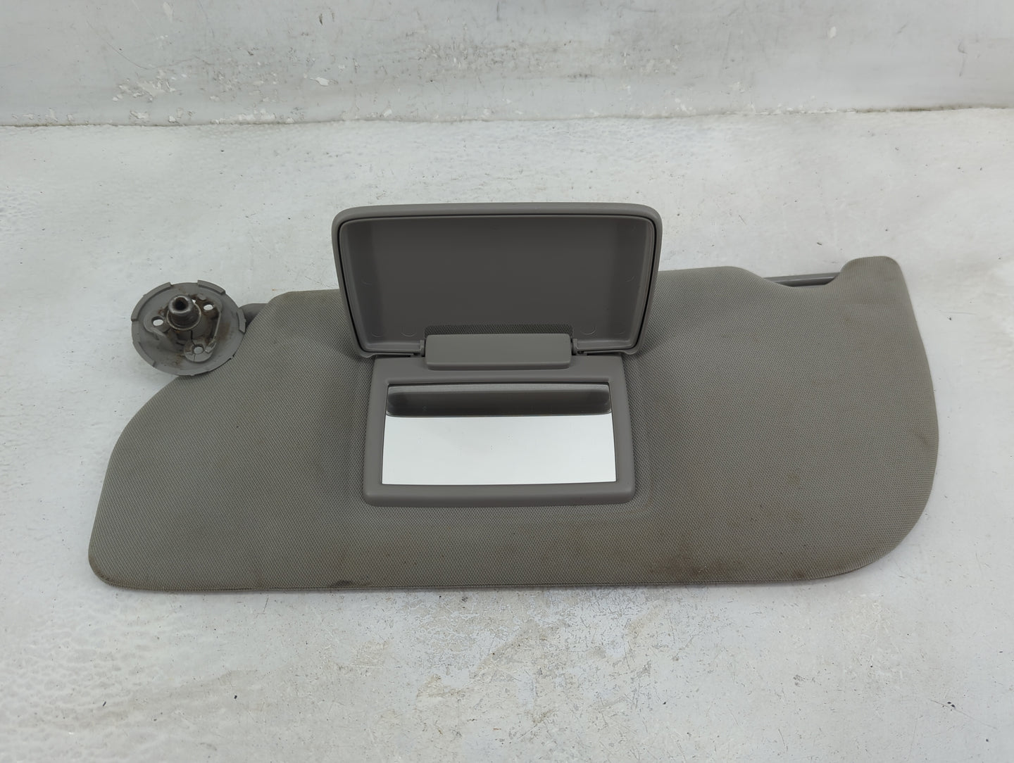 2005-2009 Chevrolet Uplander Sun Visor Shade Replacement Driver Left Mirror Fits Fits 2005 2006 2007 2008 2009 OEM Used Auto