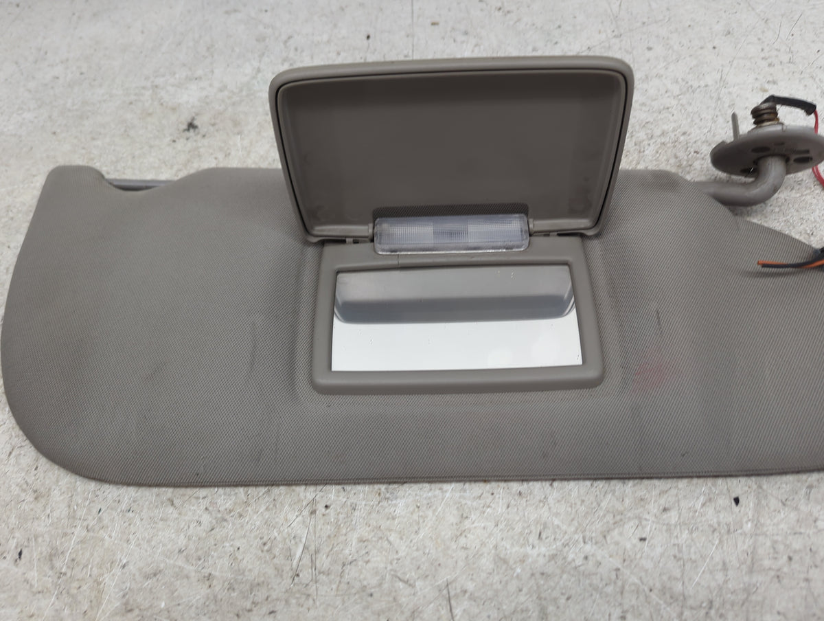 2005-2009 Chevrolet Uplander Sun Visor Shade Replacement Passenger Right Mirror Fits Fits 2005 2006 2007 2008 2009 OEM Used 