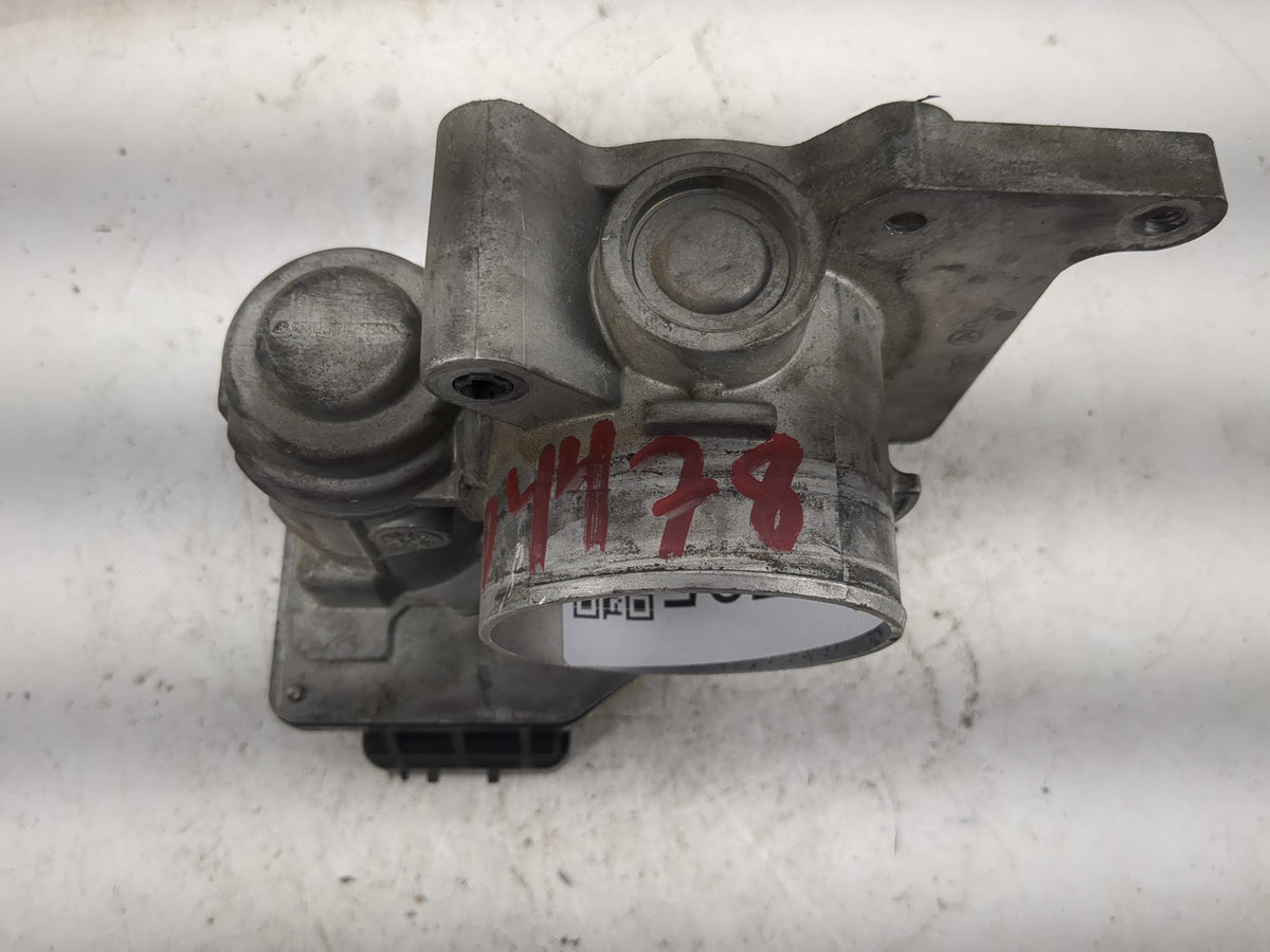 2005-2006 Chevrolet Uplander Throttle Body P/N:247151 Fits Fits 2005 2006 2007 OEM Used Auto Parts - Oemusedautoparts1.com