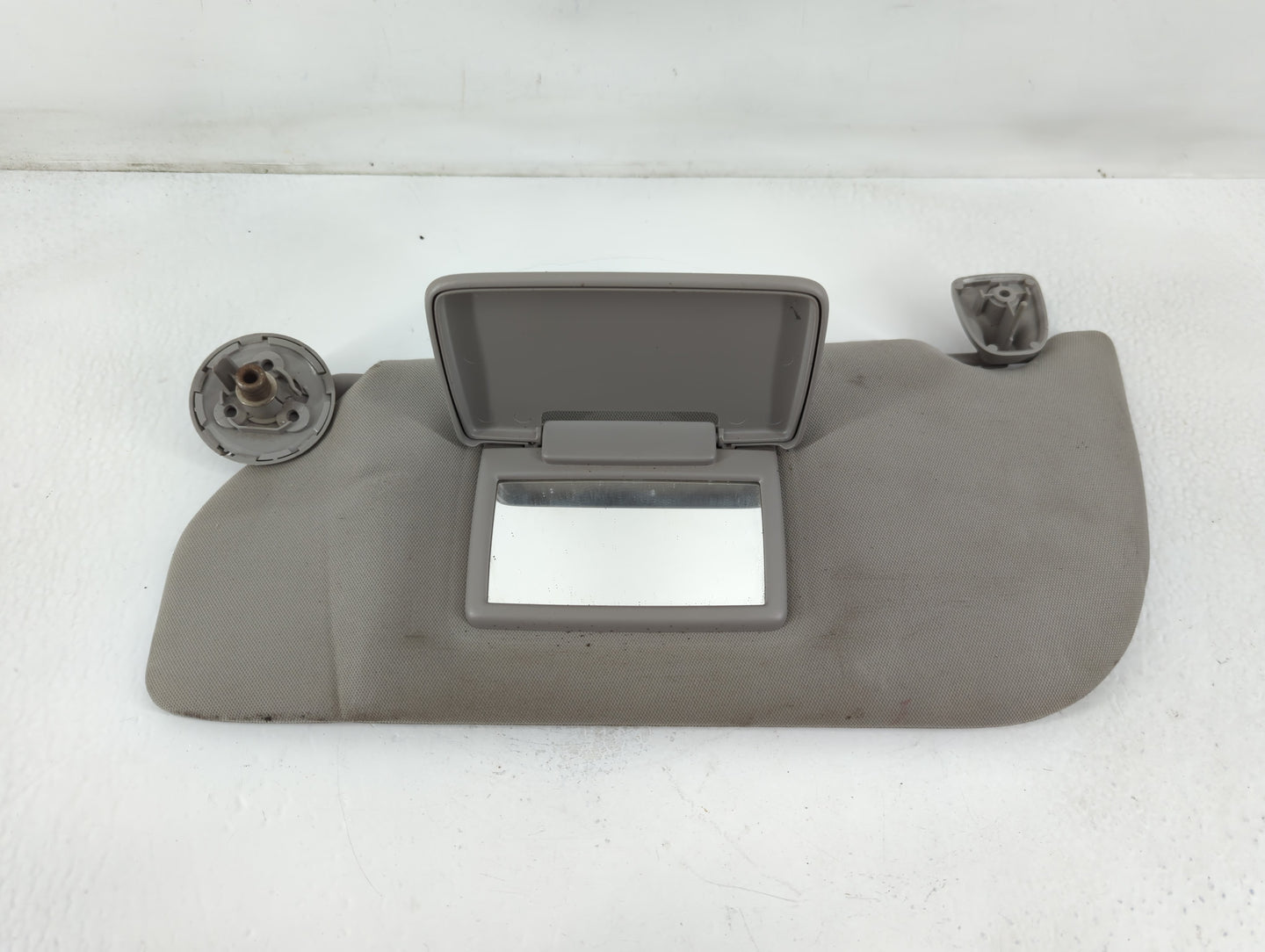 2005-2009 Chevrolet Uplander Sun Visor Shade Replacement Driver Left Mirror Fits Fits 2005 2006 2007 2008 2009 OEM Used Auto
