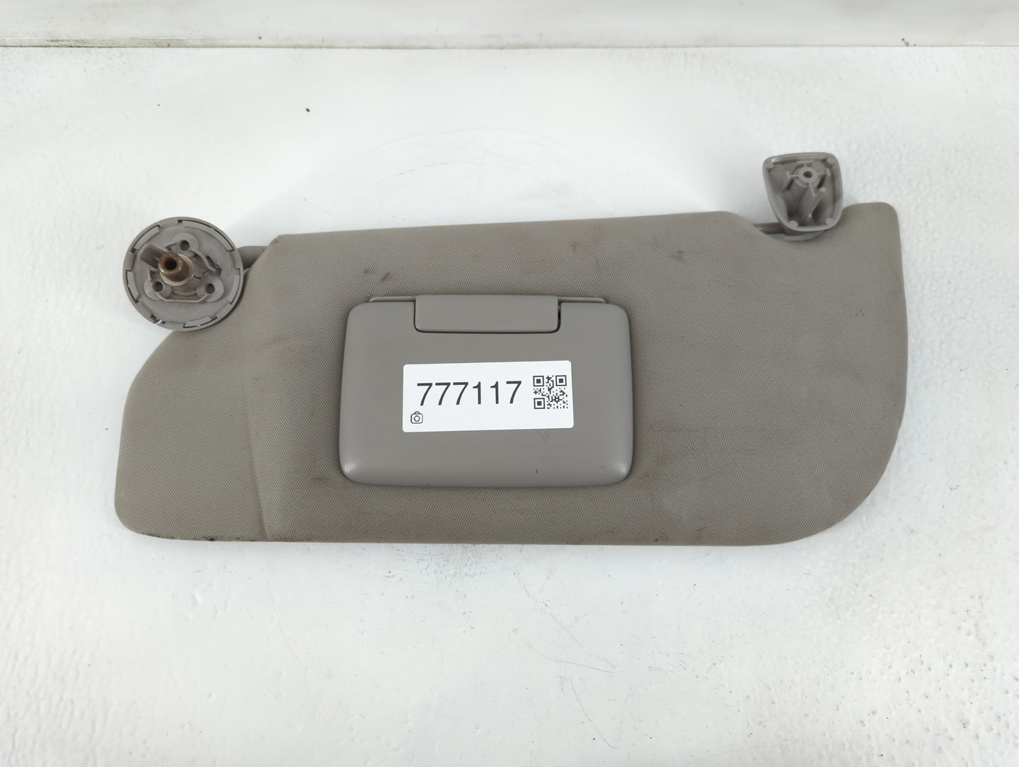 2005-2009 Chevrolet Uplander Sun Visor Shade Replacement Driver Left Mirror Fits Fits 2005 2006 2007 2008 2009 OEM Used Auto