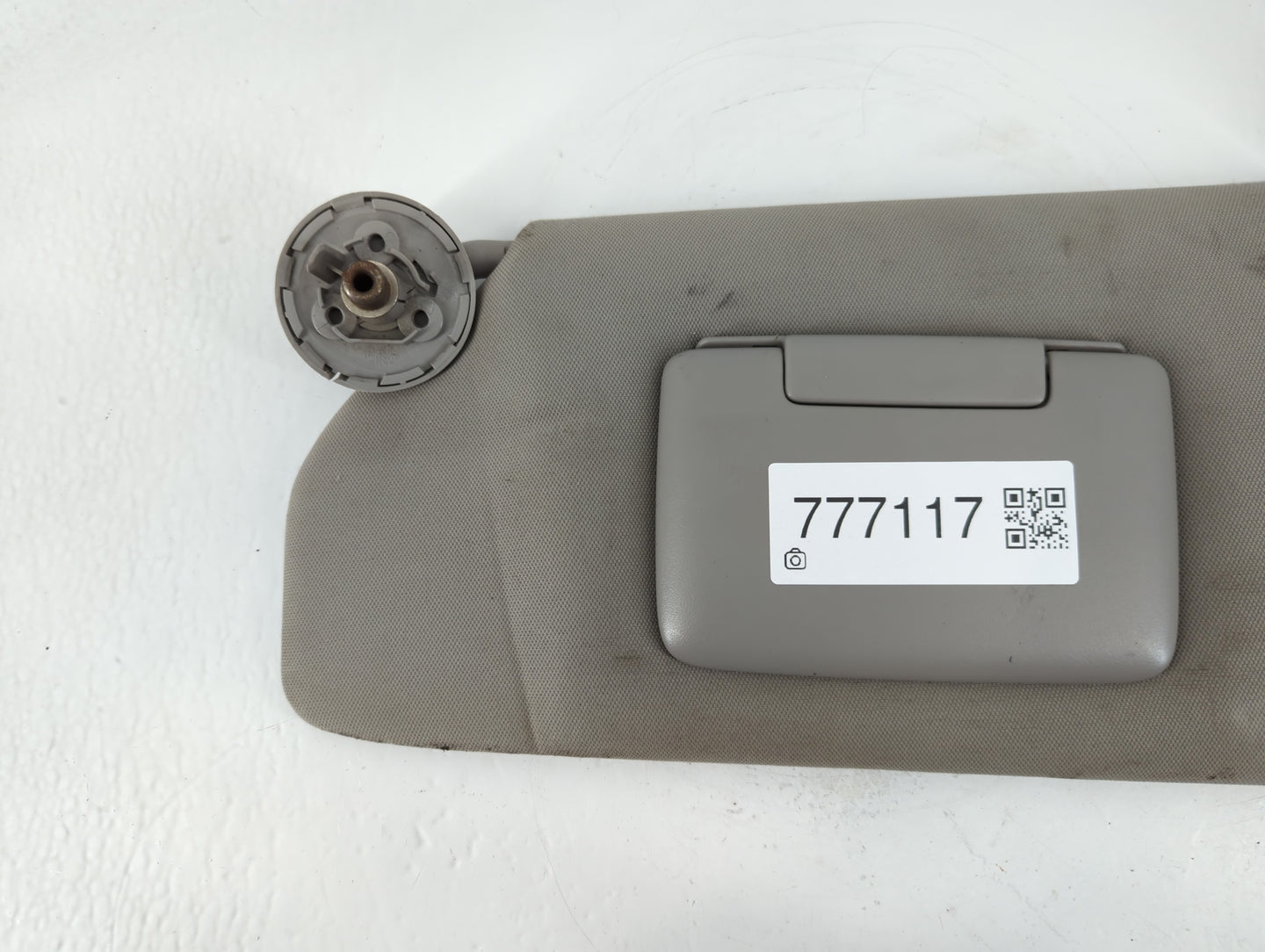 2005-2009 Chevrolet Uplander Sun Visor Shade Replacement Driver Left Mirror Fits Fits 2005 2006 2007 2008 2009 OEM Used Auto