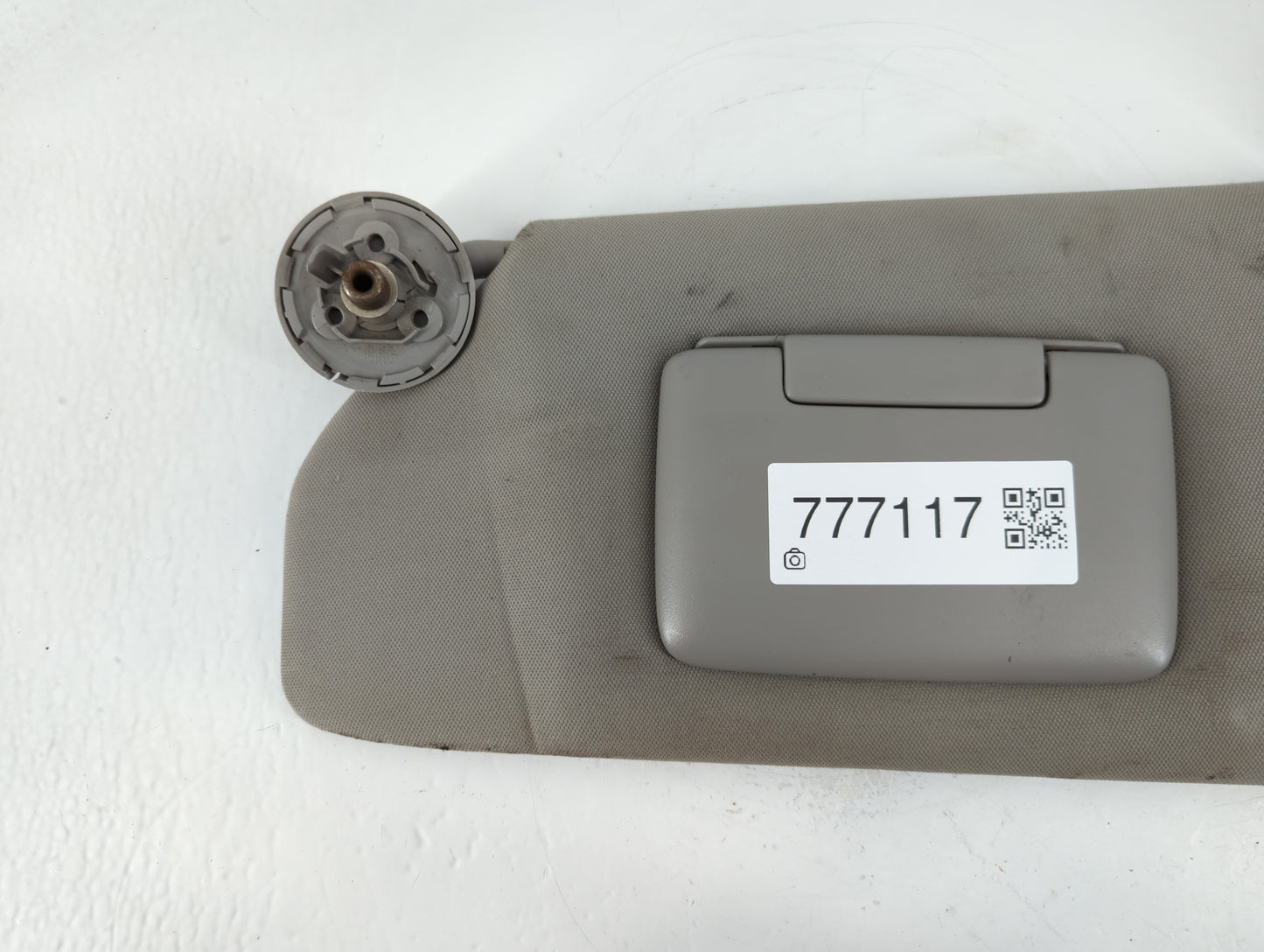 2005-2009 Chevrolet Uplander Sun Visor Shade Replacement Driver Left Mirror Fits Fits 2005 2006 2007 2008 2009 OEM Used Auto