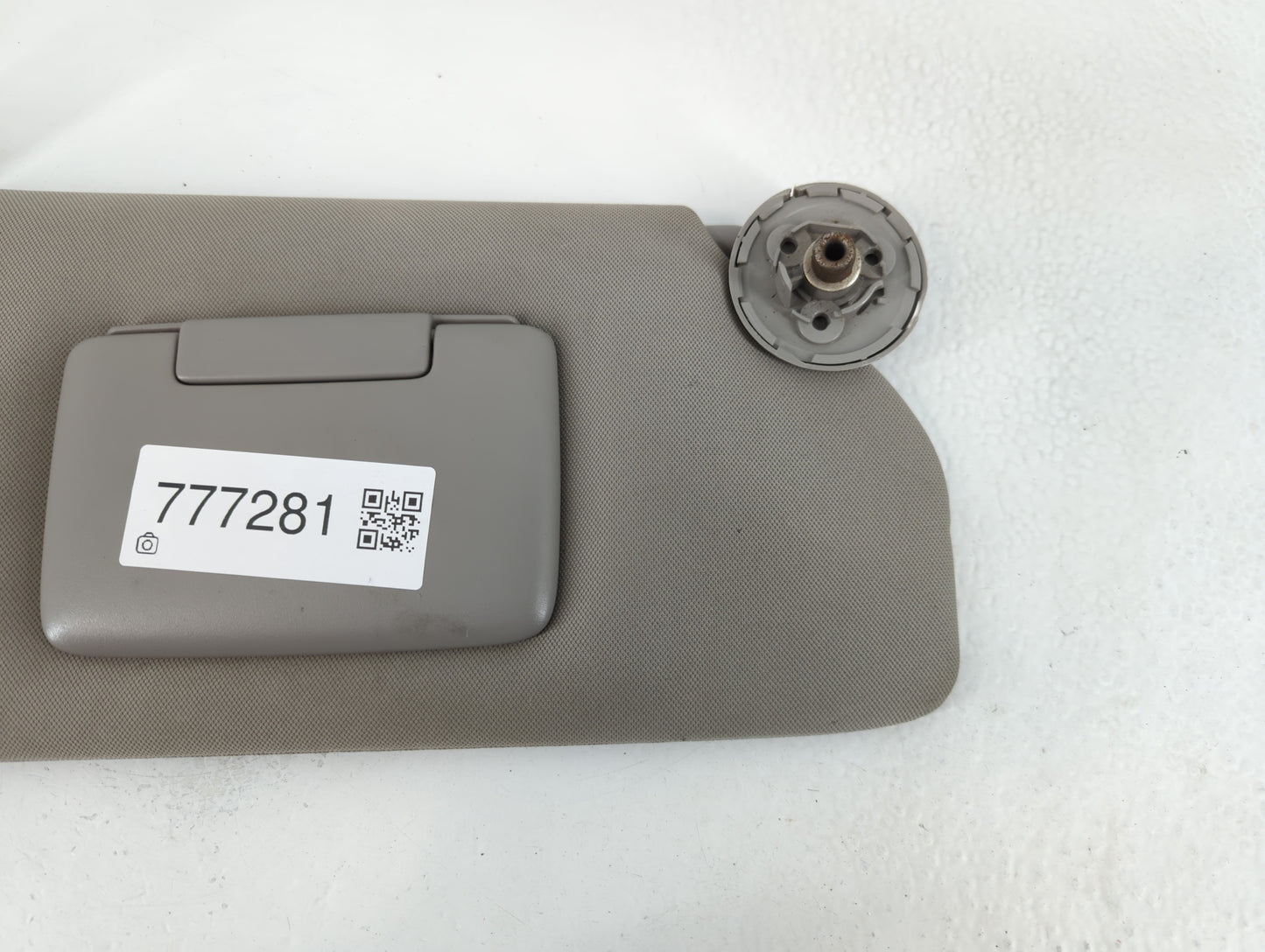2005-2009 Chevrolet Uplander Sun Visor Shade Replacement Passenger Right Mirror Fits Fits 2005 2006 2007 2008 2009 OEM Used 
