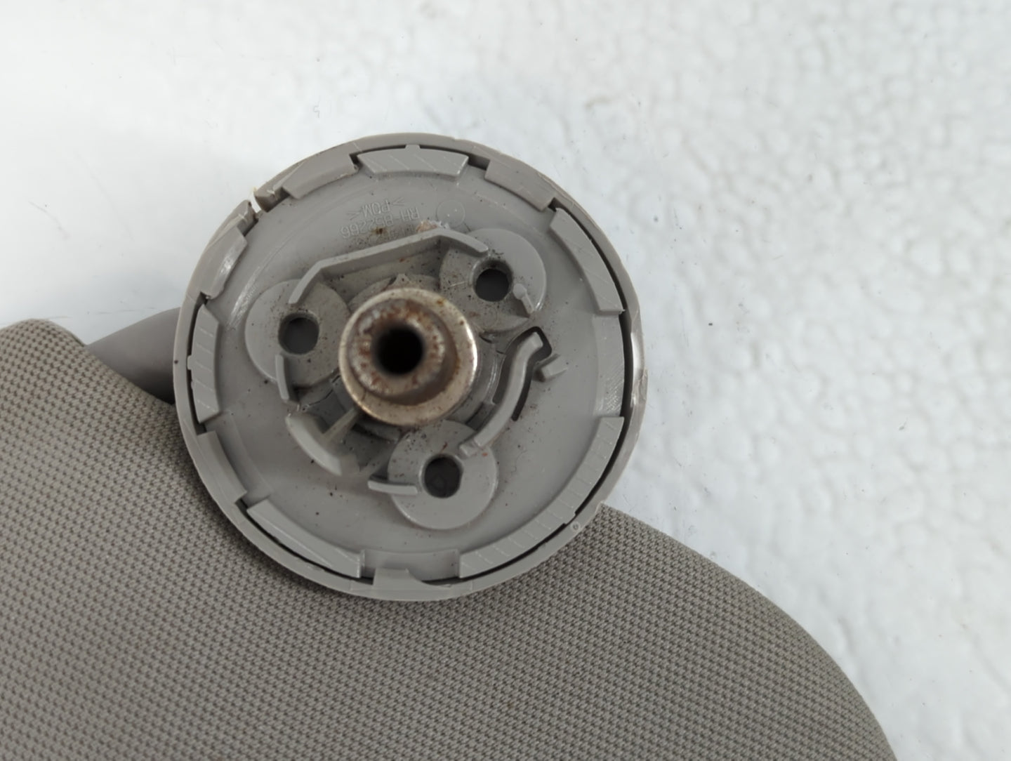 2005-2009 Chevrolet Uplander Sun Visor Shade Replacement Passenger Right Mirror Fits Fits 2005 2006 2007 2008 2009 OEM Used 