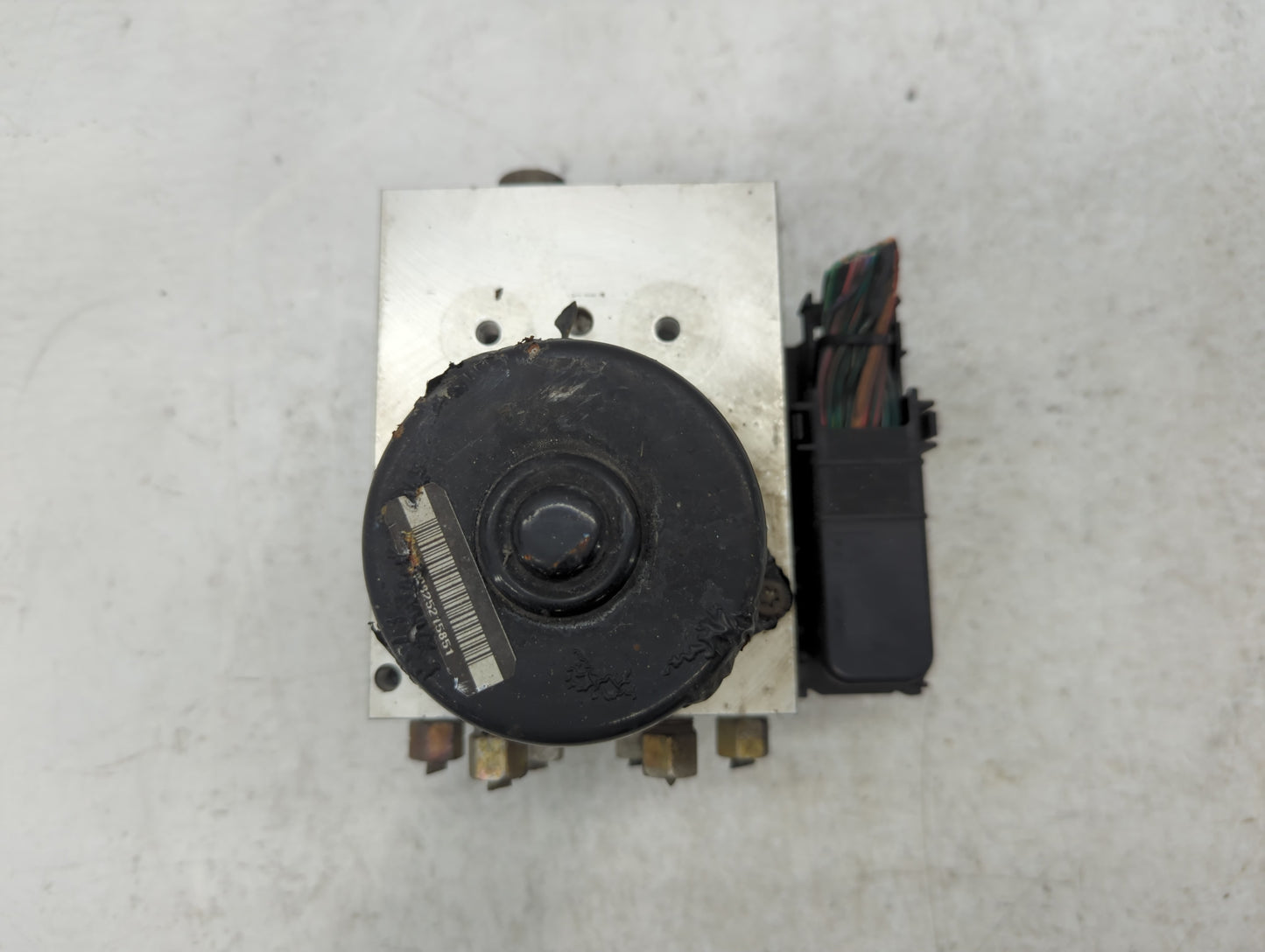 2006-2007 Chrysler 300 ABS Pump Control Module Replacement P/N:00401231C5 Fits Fits 2006 2007 OEM Used Auto Parts - Oemuseda