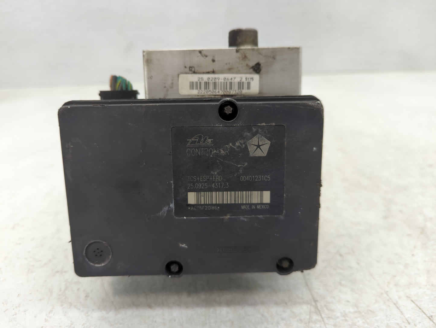 2006-2007 Chrysler 300 ABS Pump Control Module Replacement P/N:00401231C5 Fits Fits 2006 2007 OEM Used Auto Parts - Oemuseda