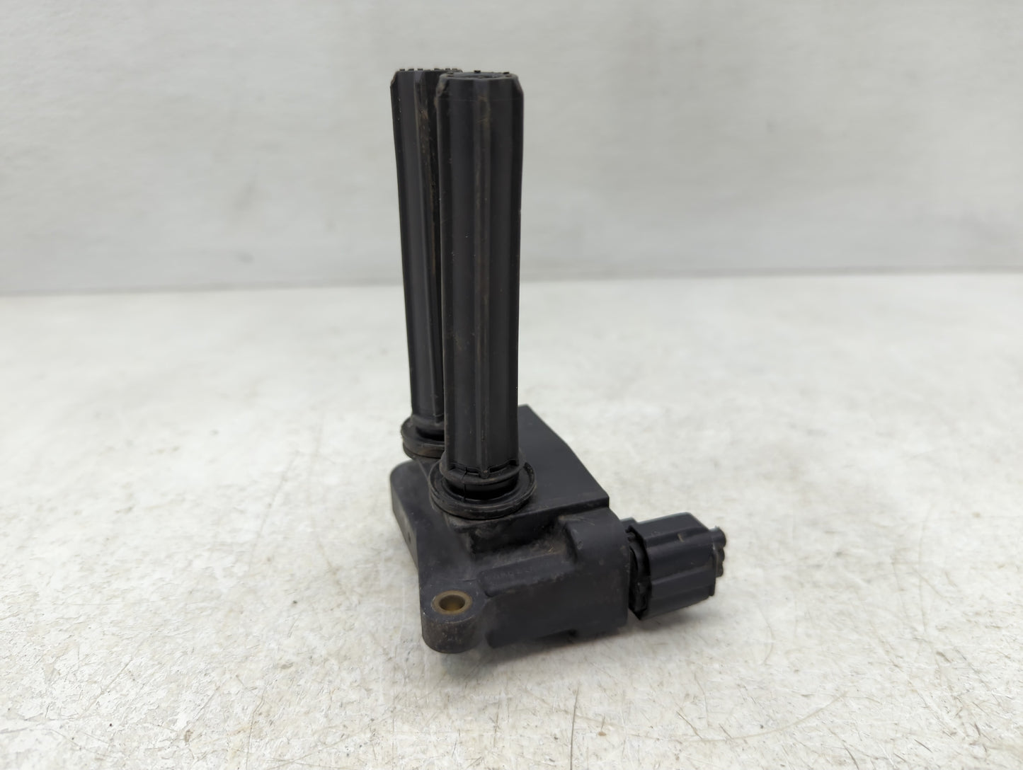 2005-2022 Chrysler 300 Ignition Coil Igniter Pack - Oemusedautoparts1.com