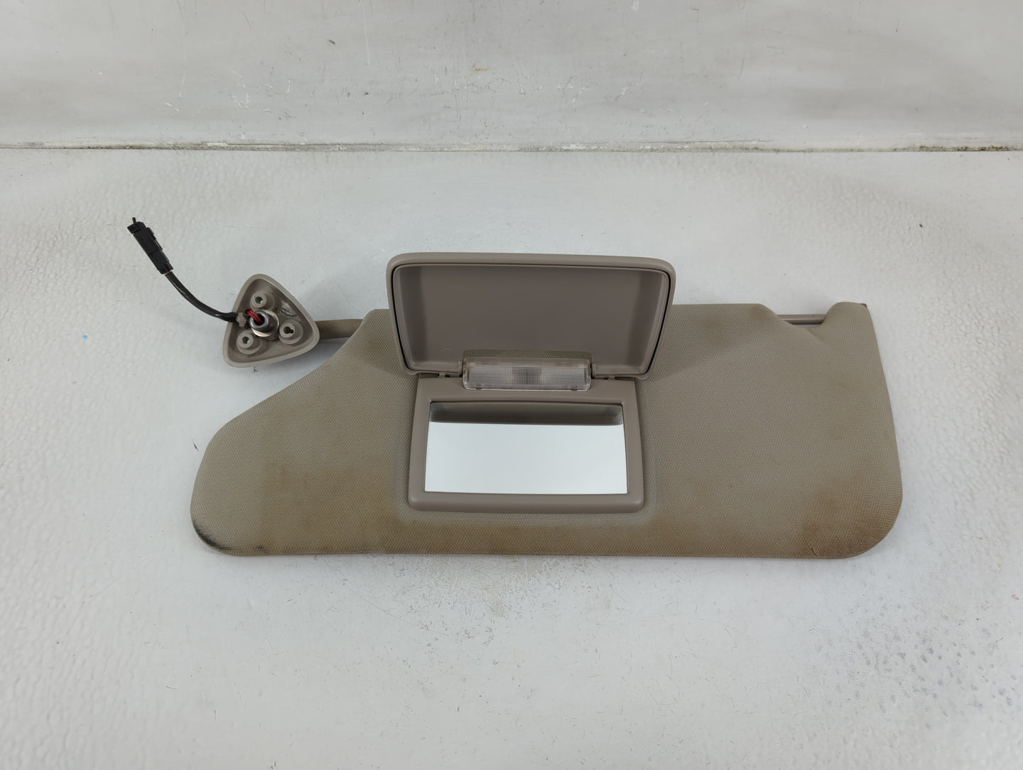 2005-2007 Chrysler 300 Sun Visor Shade Replacement Driver Left Mirror Fits Fits 2005 2006 2007 OEM Used Auto Parts - Oemused