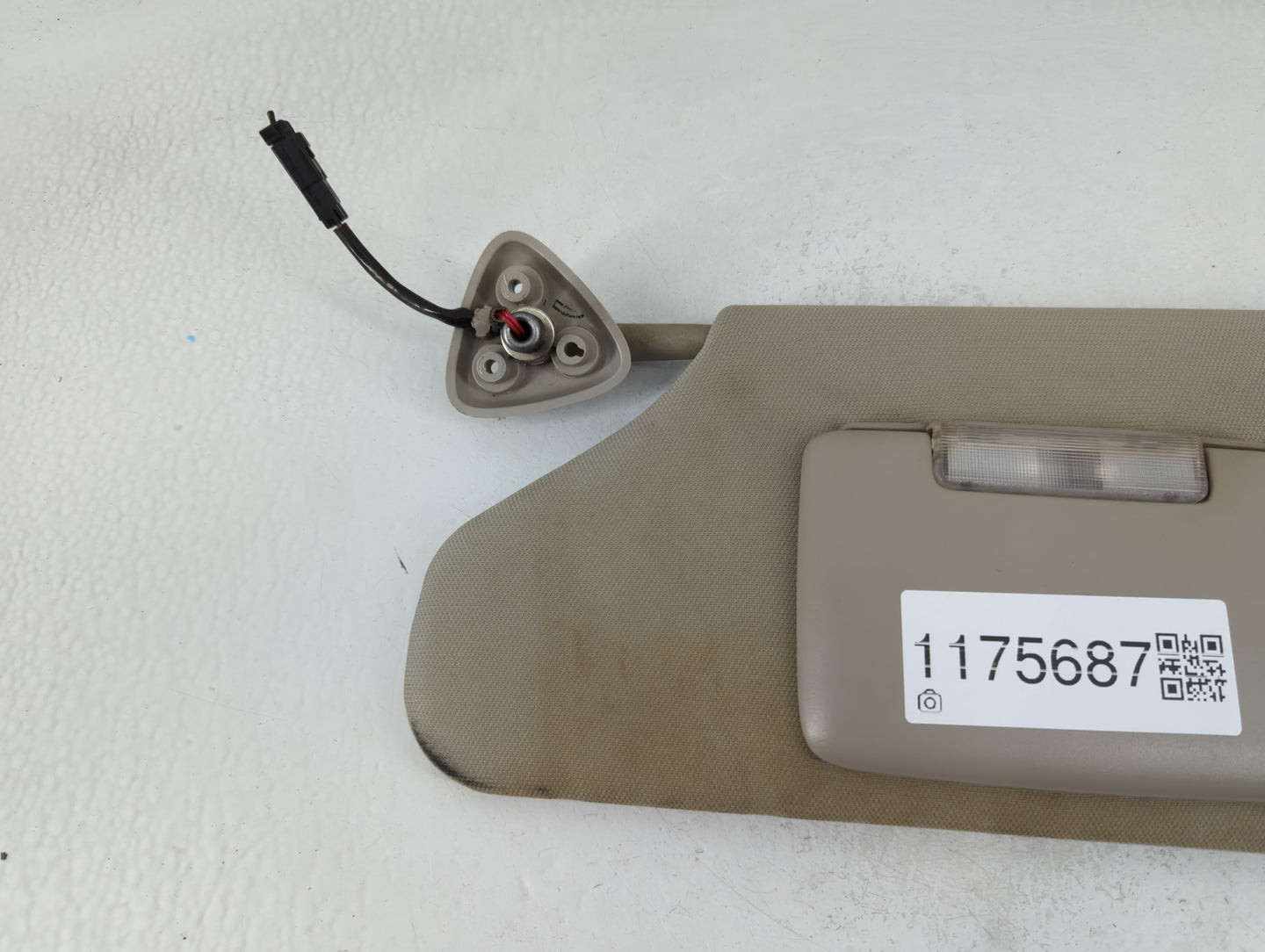 2005-2007 Chrysler 300 Sun Visor Shade Replacement Driver Left Mirror Fits Fits 2005 2006 2007 OEM Used Auto Parts - Oemused