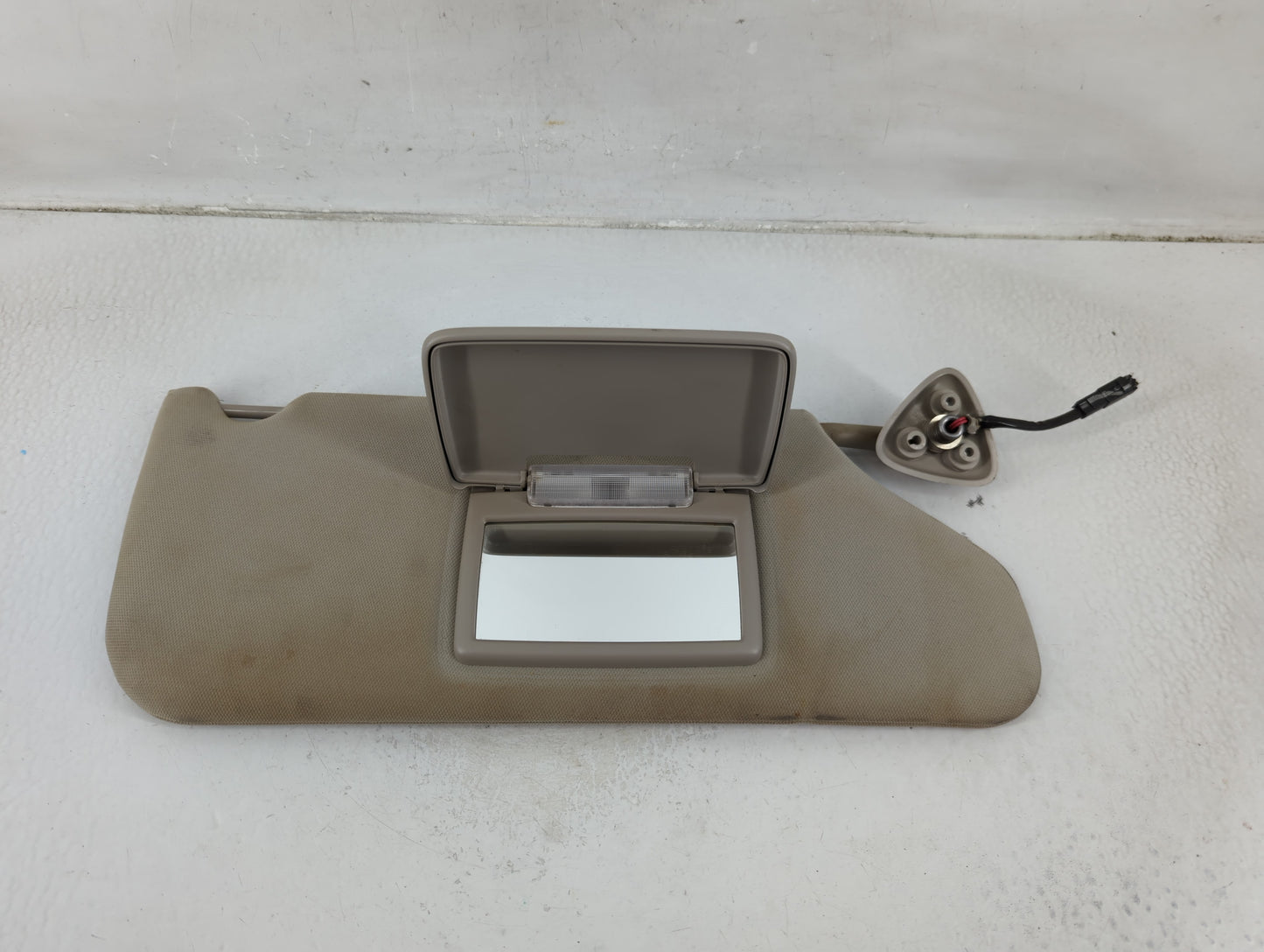 2005-2007 Chrysler 300 Sun Visor Shade Replacement Passenger Right Mirror Fits Fits 2005 2006 2007 OEM Used Auto Parts - Oem