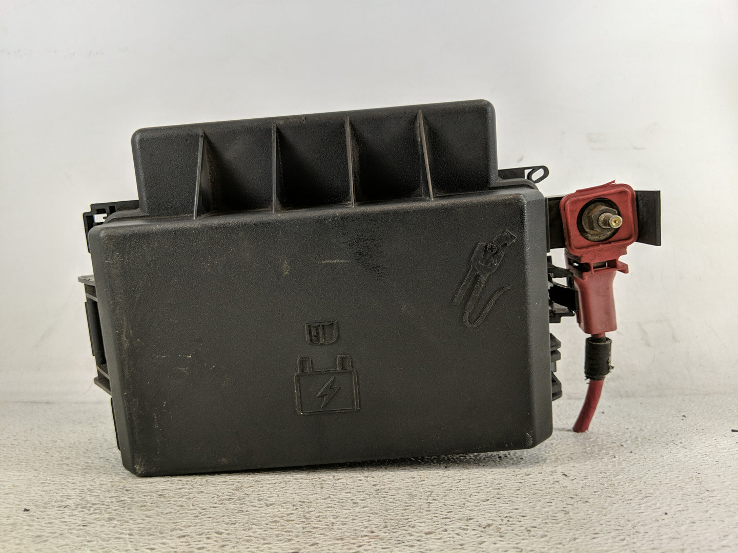 2006-2007 Chrysler 300 Fusebox Fuse Box Panel Relay Module Fits Fits 2006 2007 OEM Used Auto Parts - Oemusedautoparts1.com