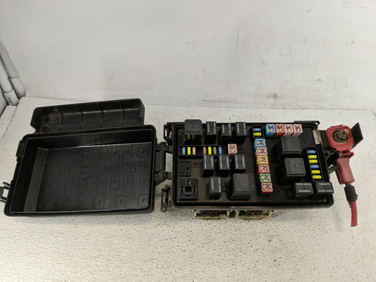 2006-2007 Chrysler 300 Fusebox Fuse Box Panel Relay Module Fits Fits 2006 2007 OEM Used Auto Parts