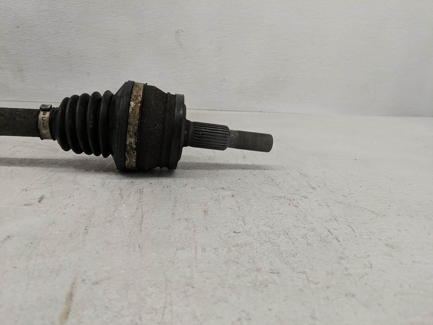 2005-2008 Chrysler 300 Axle Shaft Front Driver Cv C/v - Oemusedautoparts1.com