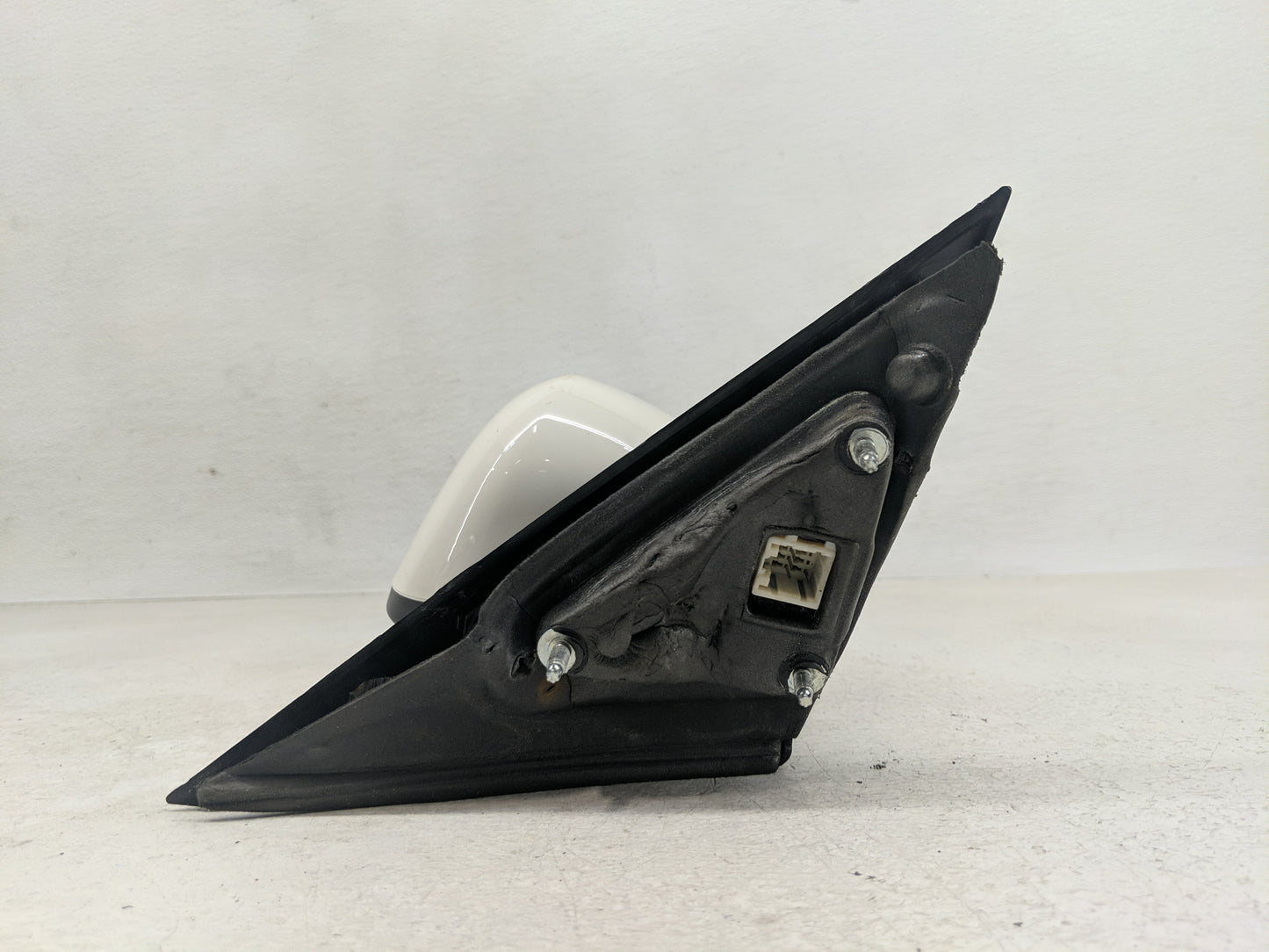 2006 Chrysler 300 Driver Side View Mirror - Left Door Mirror OEM Used - Oemusedautoparts1.com