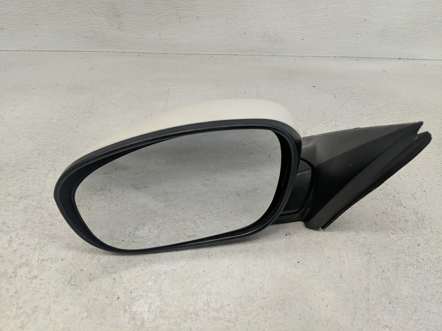 2006 Chrysler 300 Driver Side View Mirror - Left Door Mirror OEM Used - Oemusedautoparts1.com