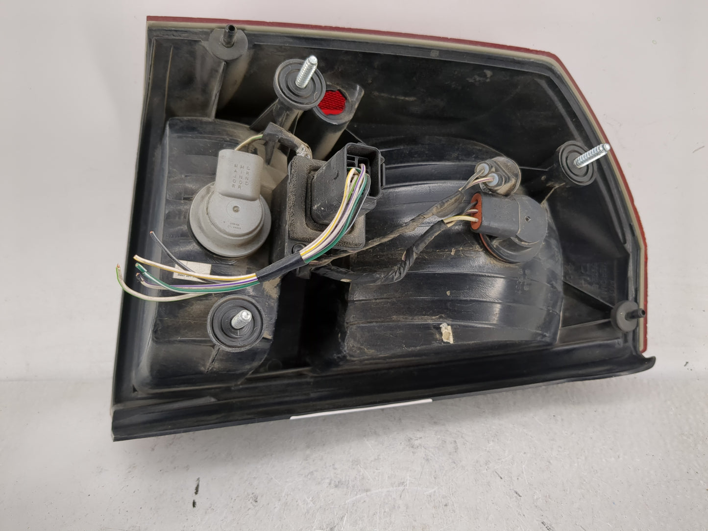 2005-2007 Chrysler 300 Tail Light Assembly Passenger Right OEM Fits Fits 2005 2006 2007 OEM Used Auto Parts - Oemusedautopar
