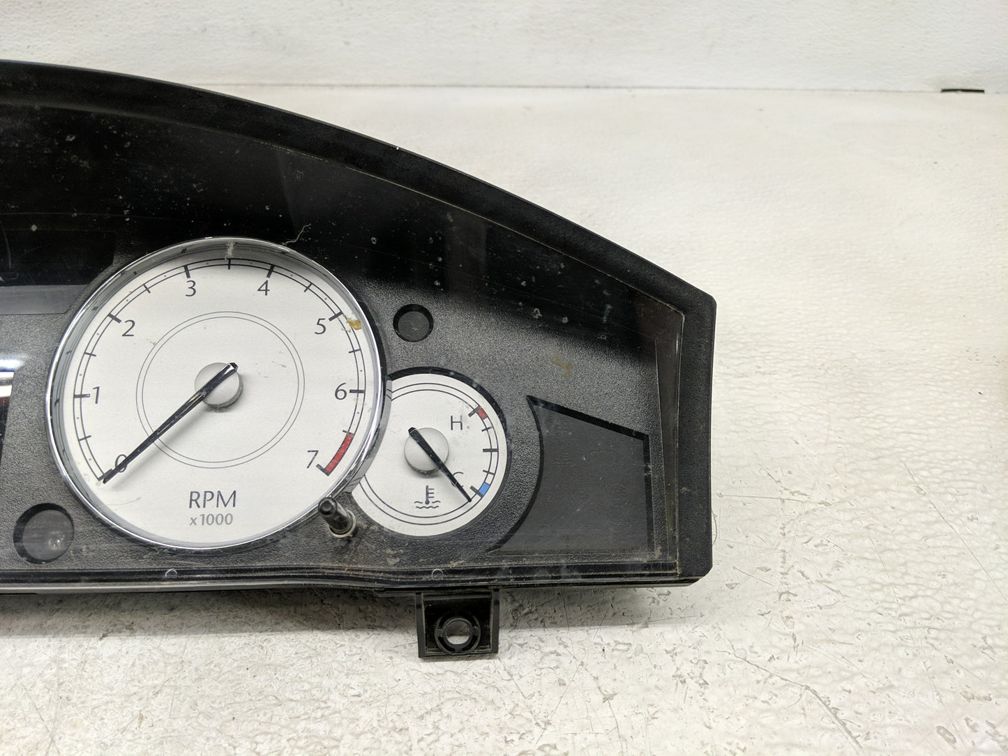 2006 Chrysler 300 Instrument Cluster Speedometer Gauges P/N:P56044939AF Fits OEM Used Auto Parts - Oemusedautoparts1.com