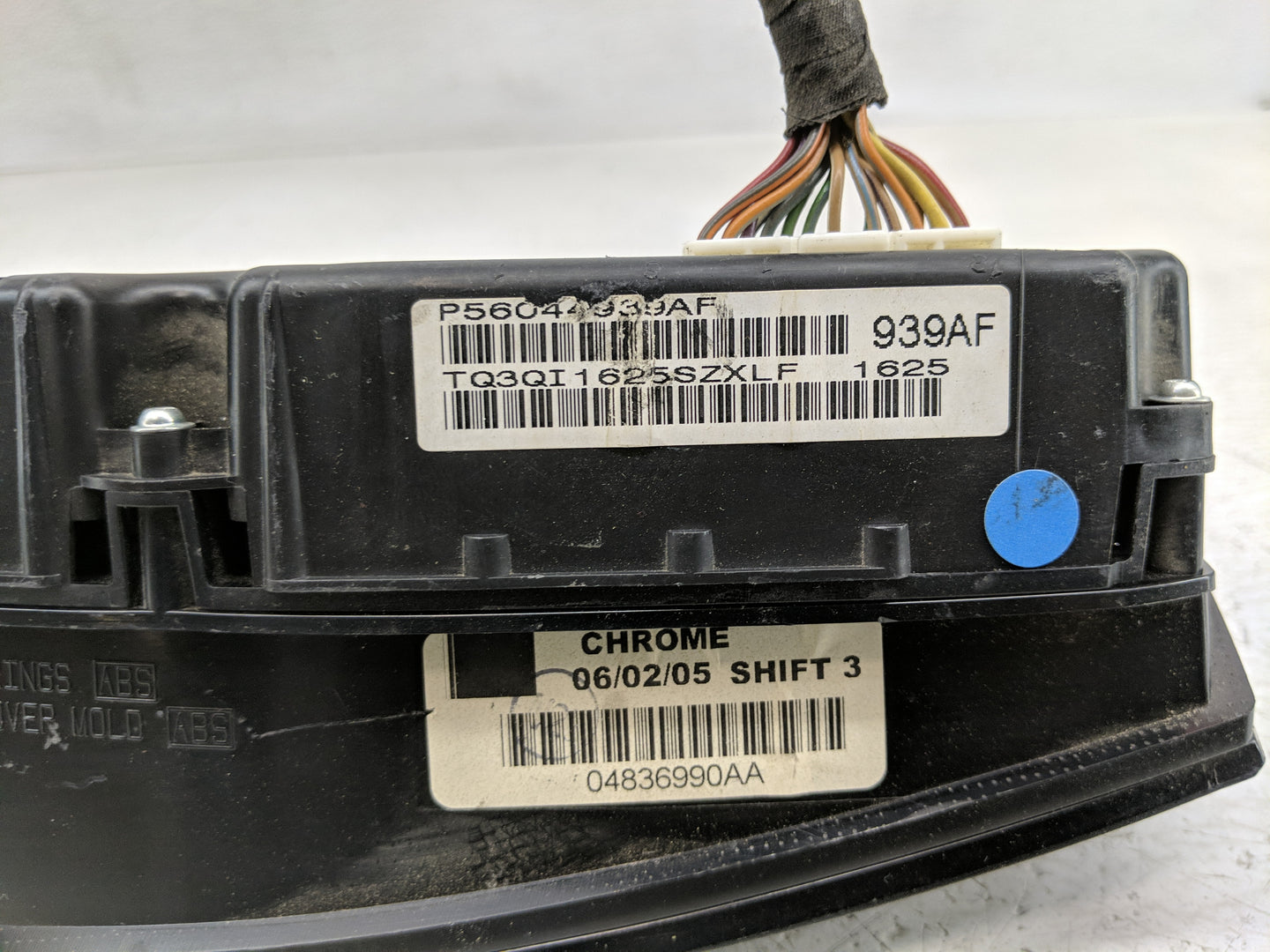 2006 Chrysler 300 Instrument Cluster Speedometer Gauges P/N:P56044939AF Fits OEM Used Auto Parts - Oemusedautoparts1.com