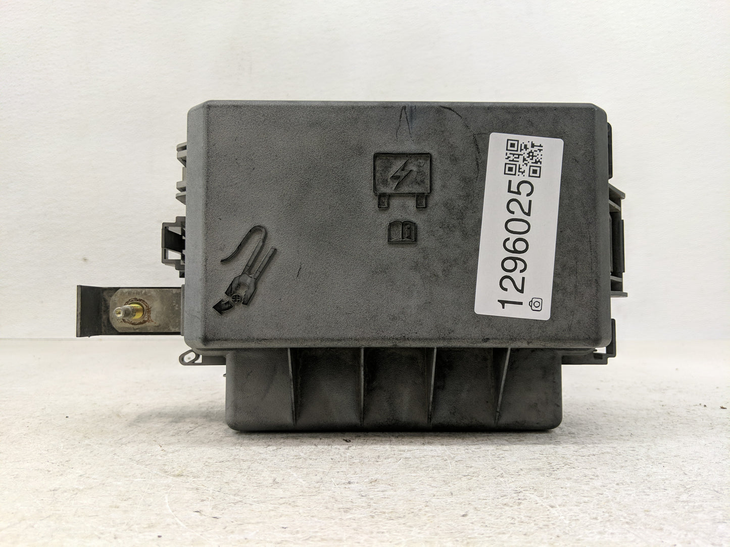 2006-2007 Chrysler 300 Fusebox Fuse Box Panel Relay Module P/N:P04692031AJ A Fits Fits 2006 2007 OEM Used Auto Parts - Oemus