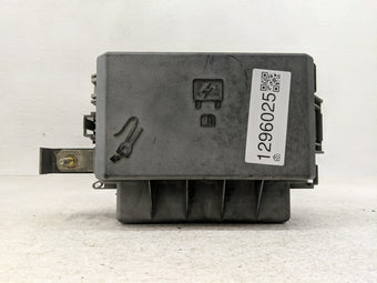 compare product 2006-2007 Chrysler 300 Fusebox Fuse Box Panel Relay Module P/N:P04692031AJ A Fits Fits 2006 2007 OEM Used Auto Parts