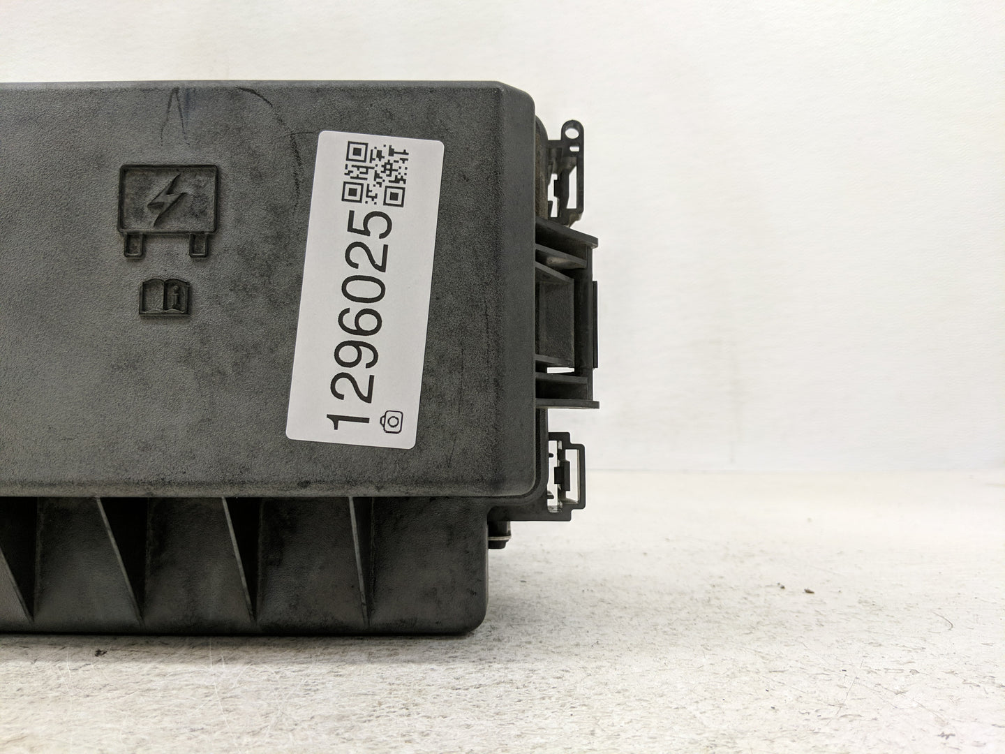 2006-2007 Chrysler 300 Fusebox Fuse Box Panel Relay Module P/N:P04692031AJ A Fits Fits 2006 2007 OEM Used Auto Parts - Oemus