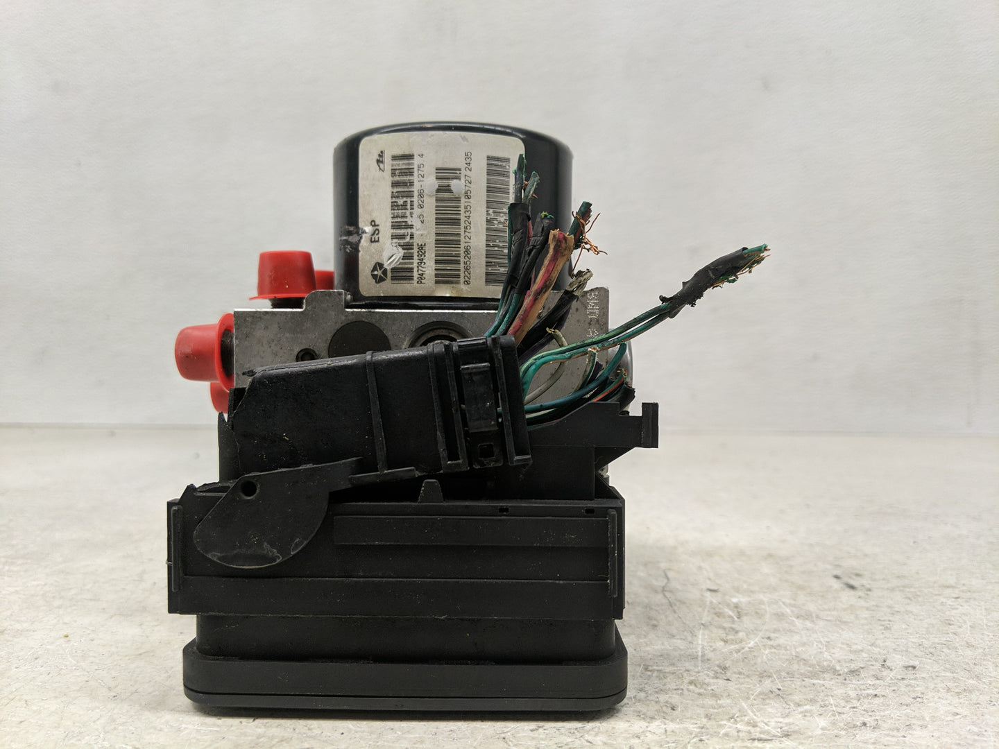 2005-2007 Chrysler 300 ABS Pump Control Module Replacement P/N:P0477942AE Fits Fits 2005 2006 2007 OEM Used Auto Parts - Oem