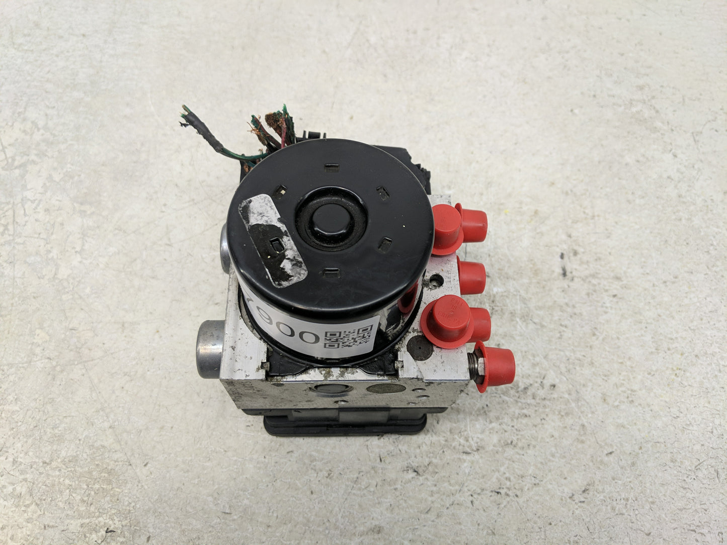 2005-2007 Chrysler 300 ABS Pump Control Module Replacement P/N:P0477942AE Fits Fits 2005 2006 2007 OEM Used Auto Parts - Oem