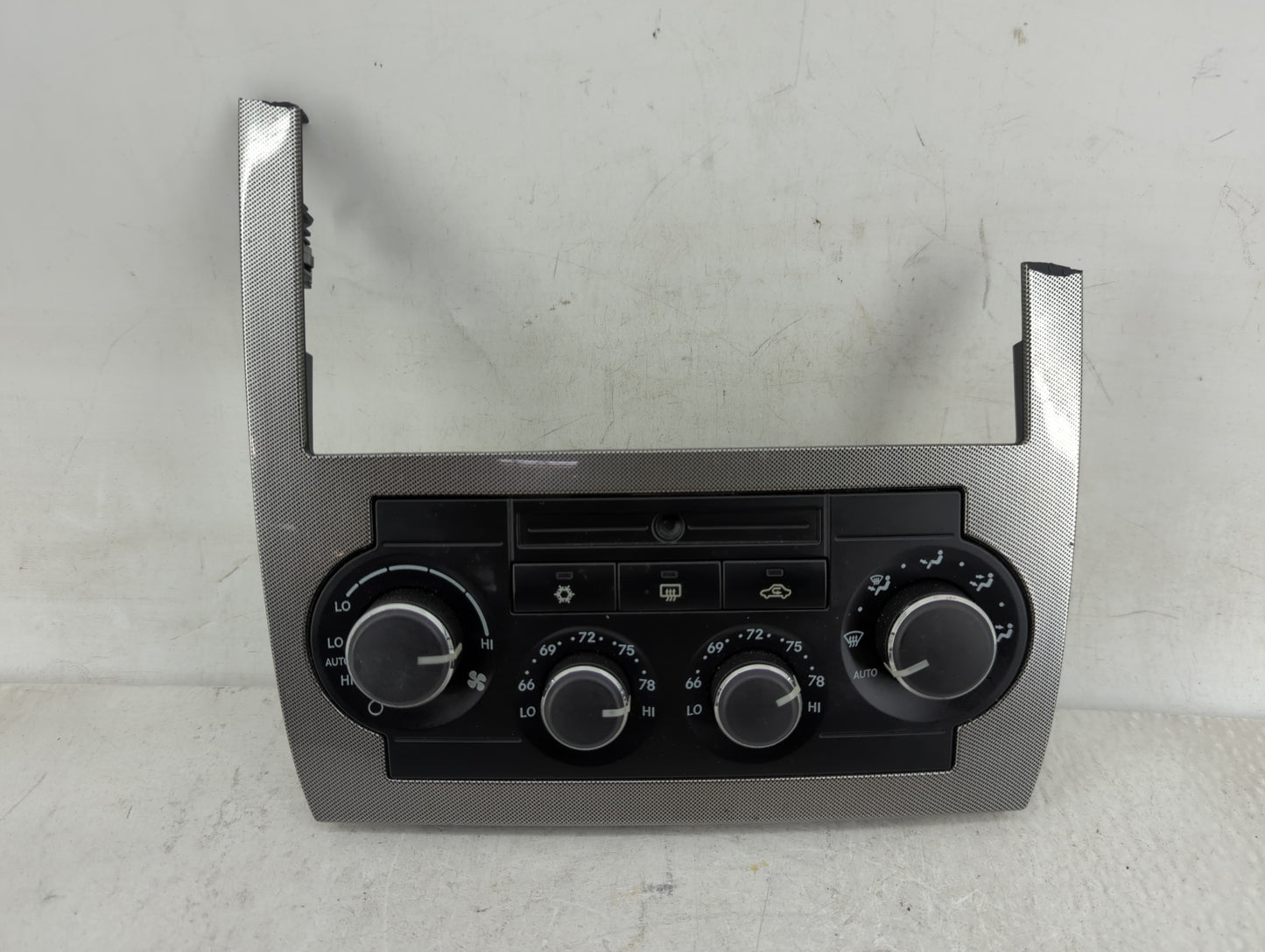 2005-2007 Chrysler 300 Climate Control Module Temperature AC/Heater Replacement P/N:P55111030AH Fits Fits 2005 2006 2007 OEM