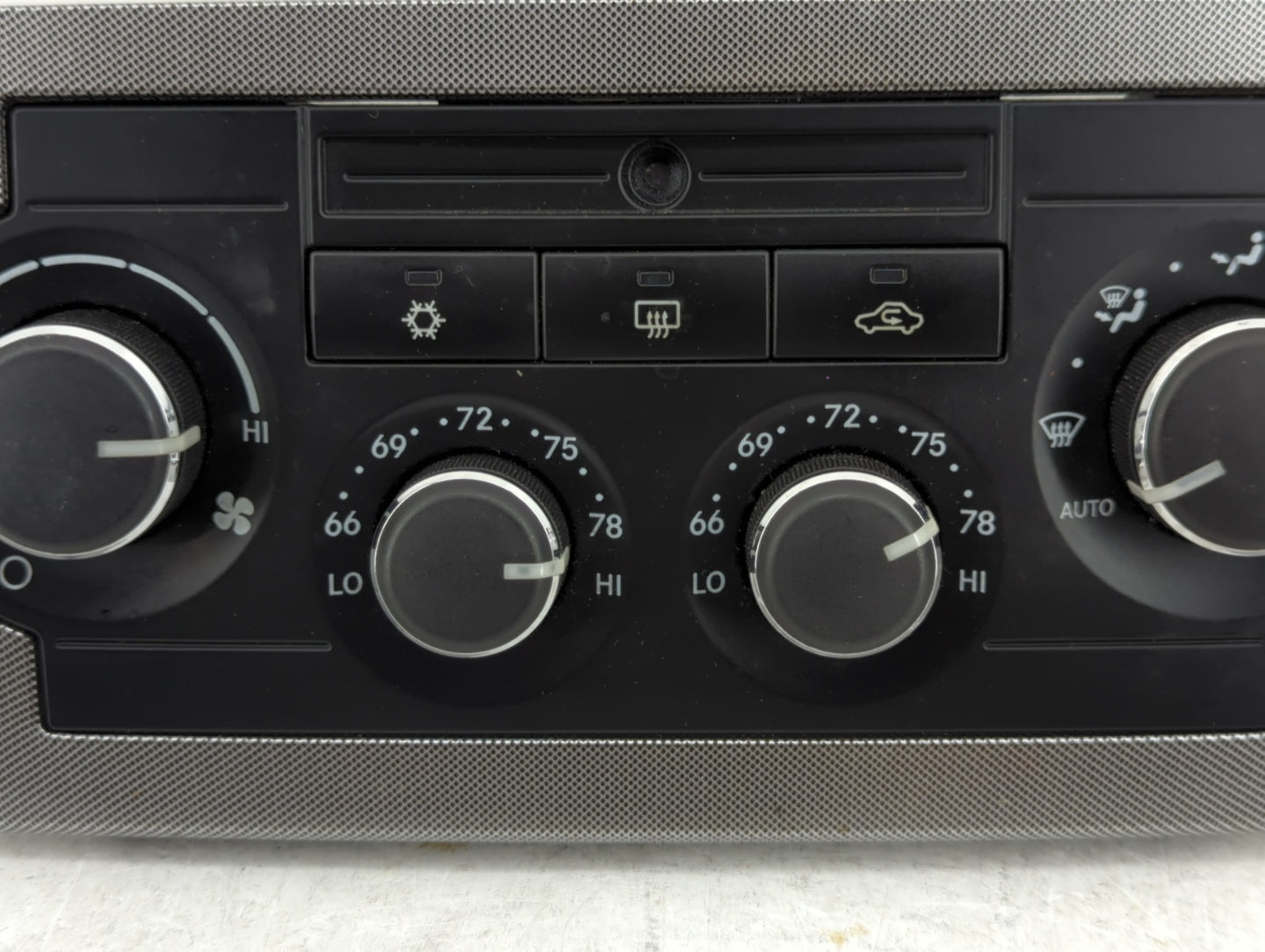 2005-2007 Chrysler 300 Climate Control Module Temperature AC/Heater Replacement P/N:P55111030AH Fits Fits 2005 2006 2007 OEM