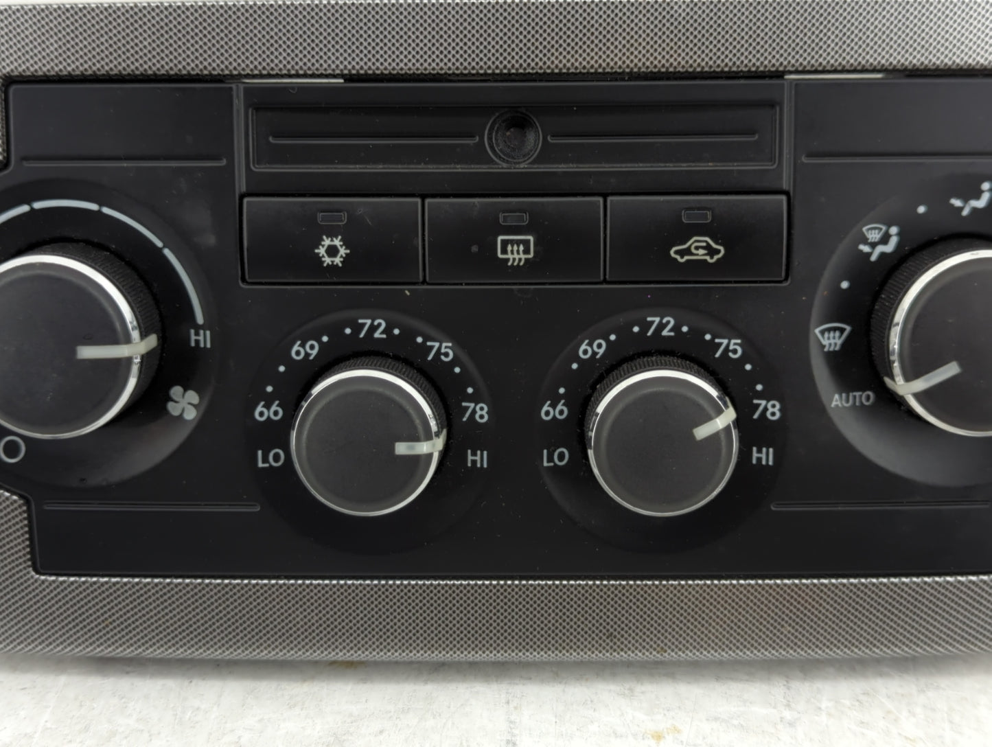 2005-2007 Chrysler 300 Climate Control Module Temperature AC/Heater Replacement P/N:P55111030AH Fits Fits 2005 2006 2007 OEM