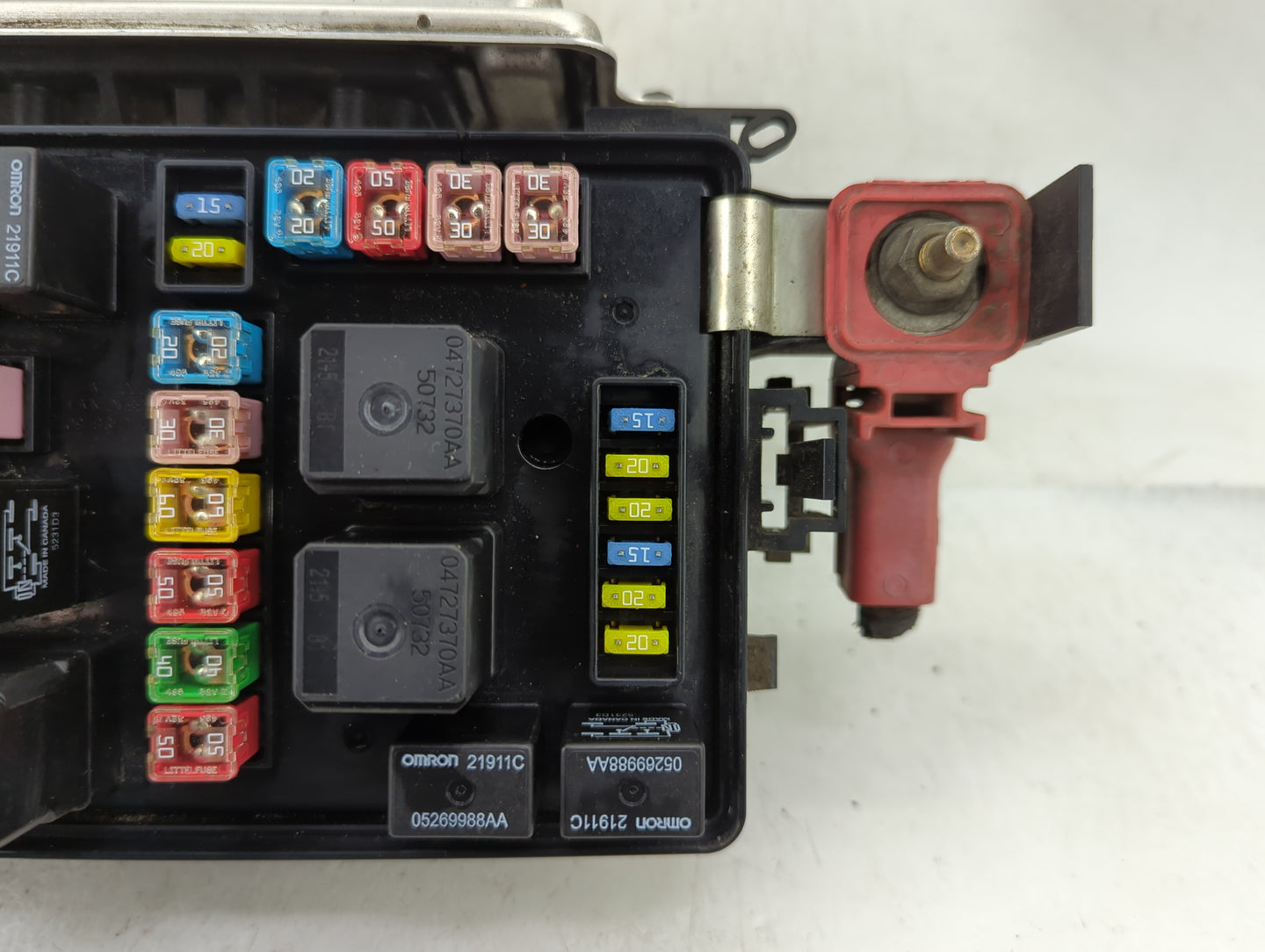 2006-2007 Chrysler 300 Fusebox Fuse Box Panel Relay Module P/N:P04692028AH P04692031AJ A Fits Fits 2006 2007 OEM Used Auto P