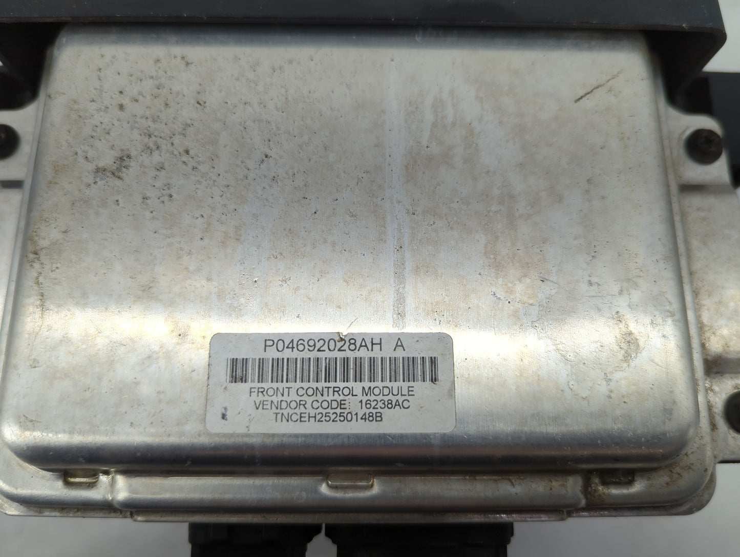 2006-2007 Chrysler 300 Fusebox Fuse Box Panel Relay Module P/N:P04692028AH P04692031AJ A Fits Fits 2006 2007 OEM Used Auto P