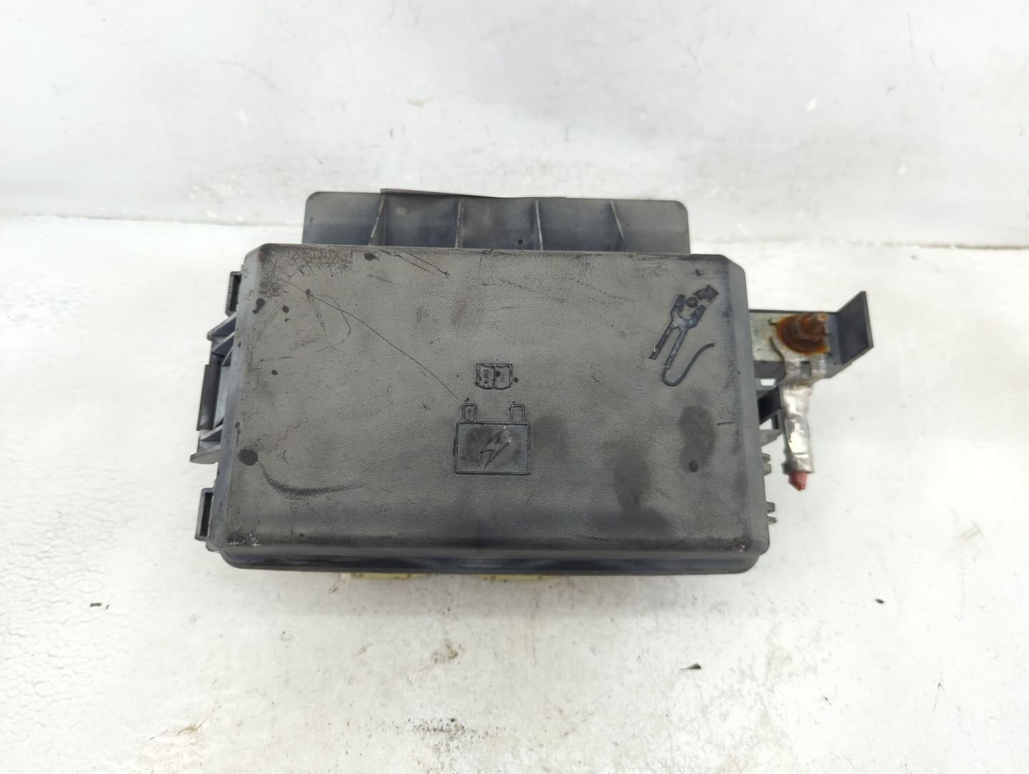 2006-2007 Chrysler 300 Fusebox Fuse Box Panel Relay Module P/N:7140-1914-30 Fits Fits 2006 2007 OEM Used Auto Parts - Oemuse