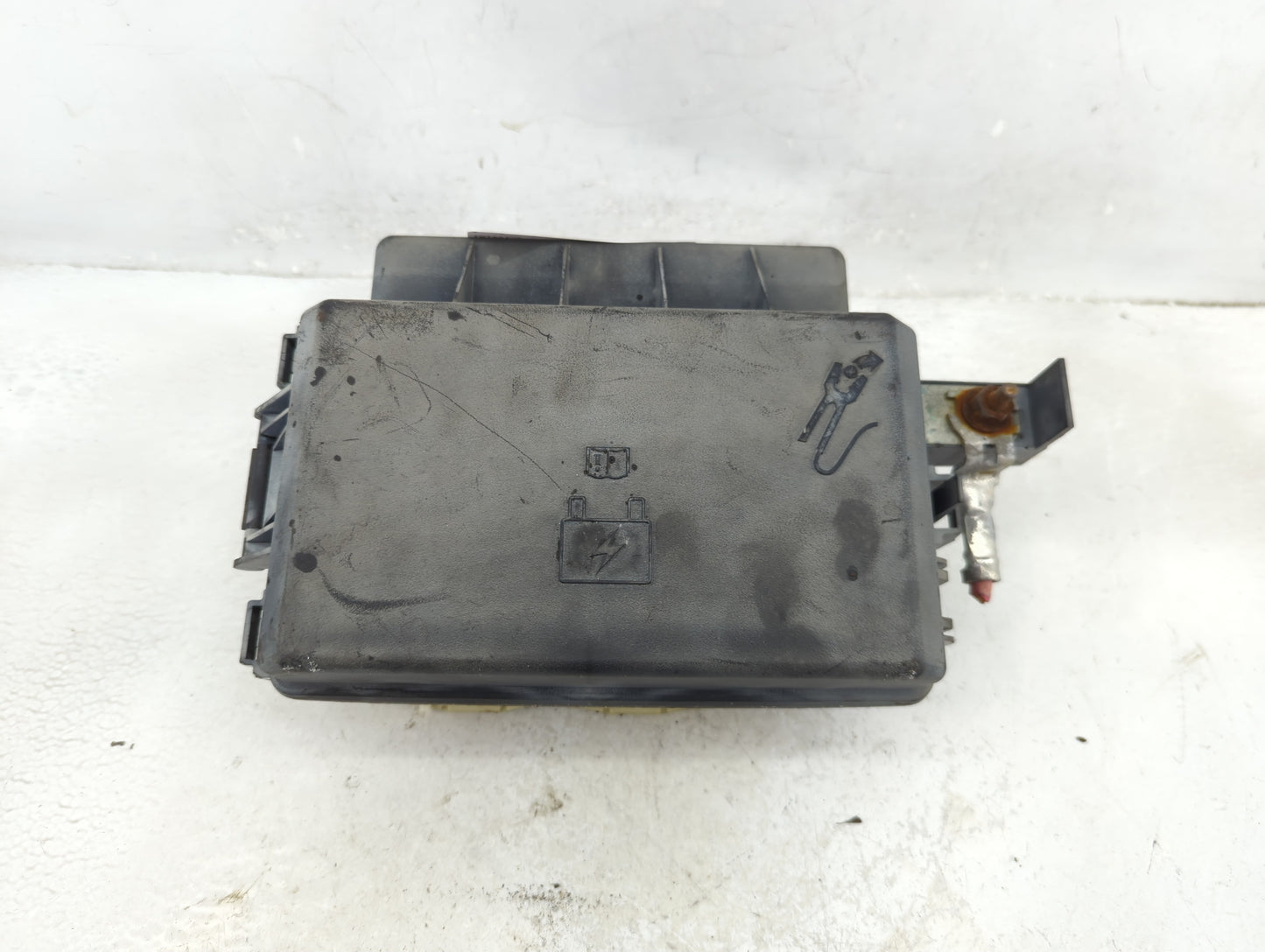 2006-2007 Chrysler 300 Fusebox Fuse Box Panel Relay Module P/N:7140-1914-30 Fits Fits 2006 2007 OEM Used Auto Parts - Oemuse